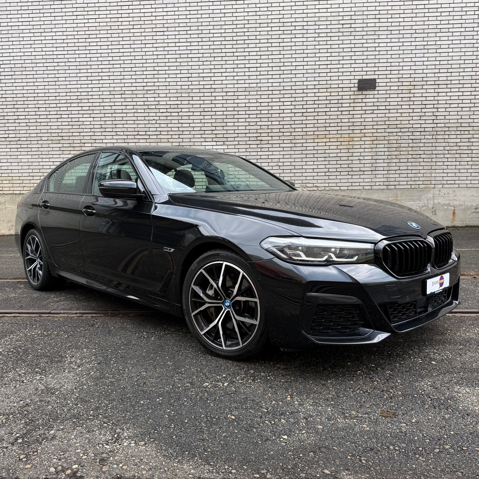 BMW 545e xDrive M Sport Steptronic-image-0