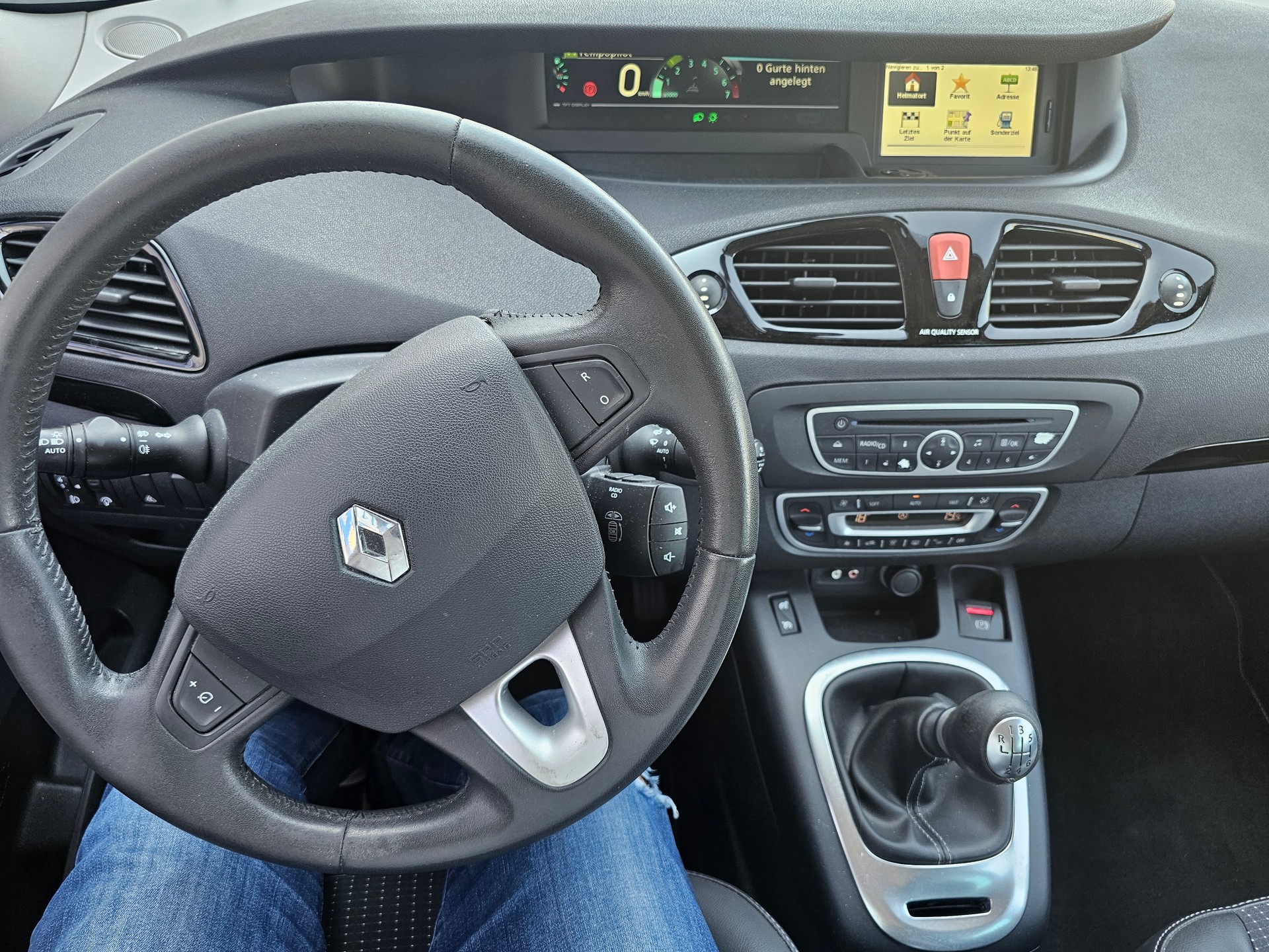 RENAULT Grand Scénic 1.4 16V Turbo Expression-image-10