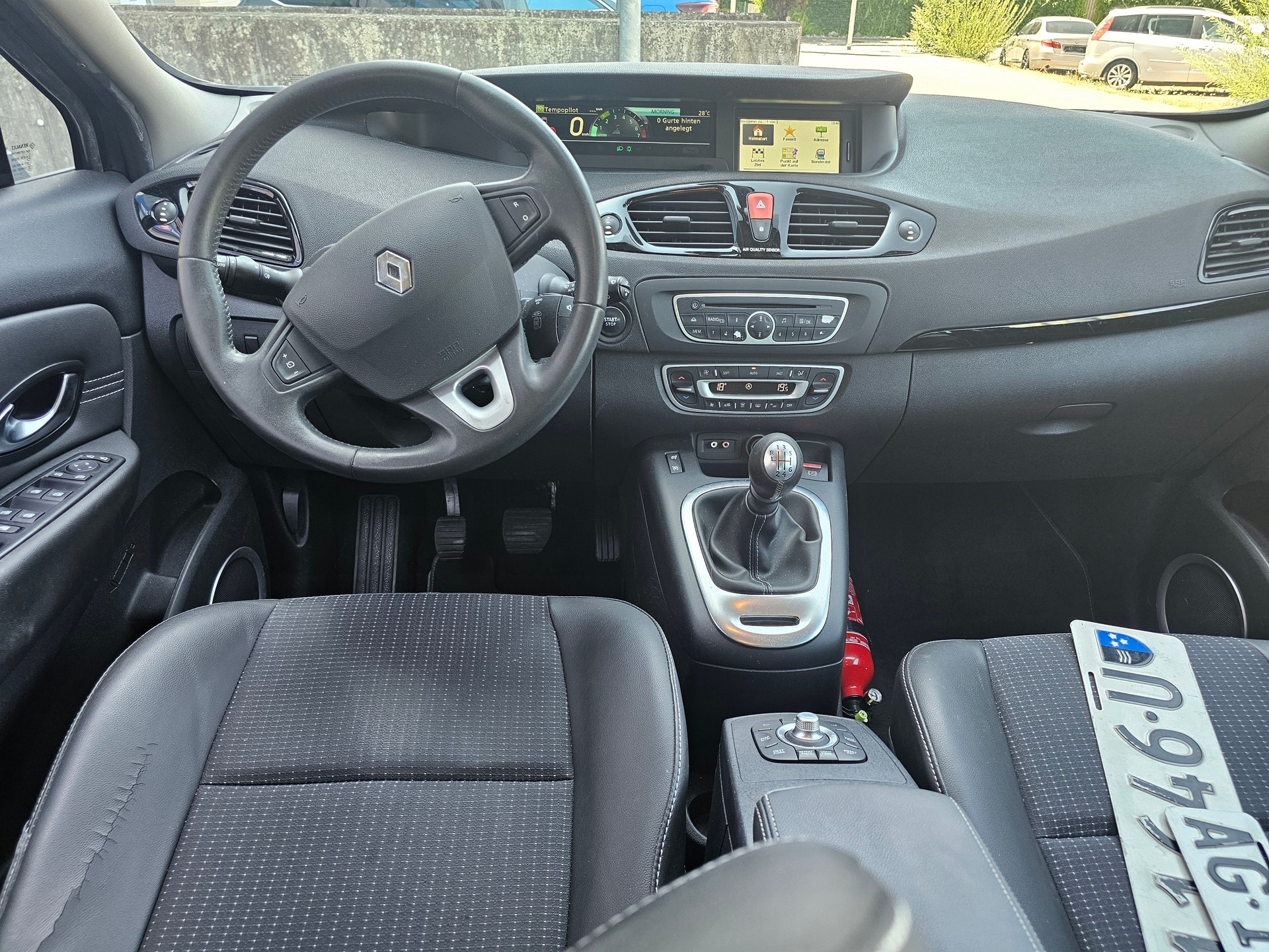 RENAULT Grand Scénic 1.4 16V Turbo Expression-image-9