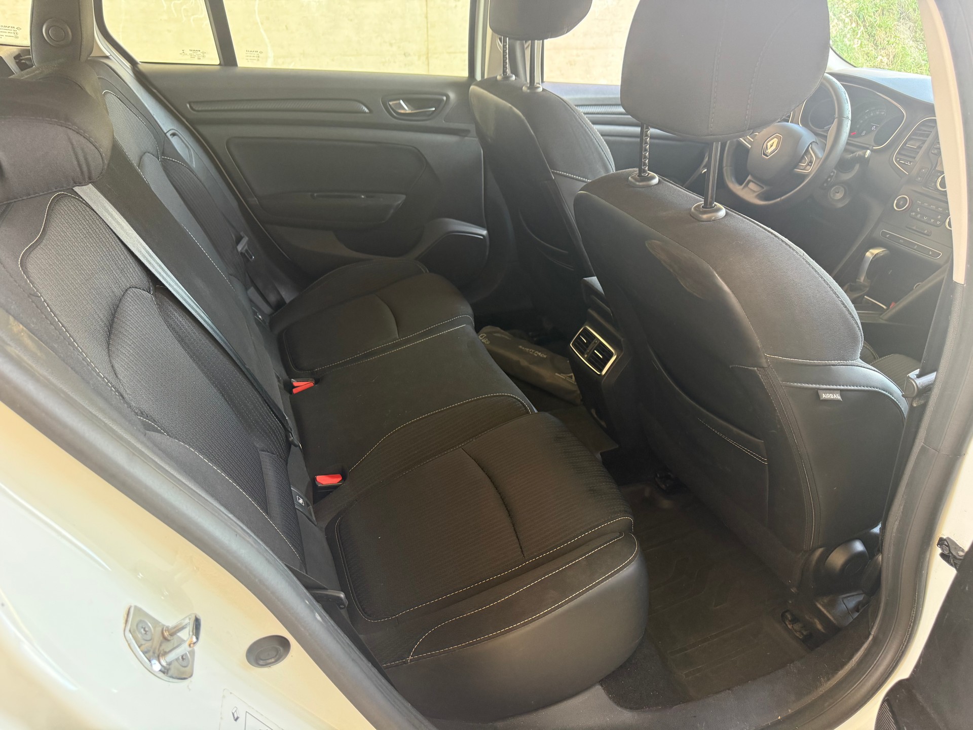 RENAULT Mégane Grandtour 1.5 dCi Business EDC-image-8