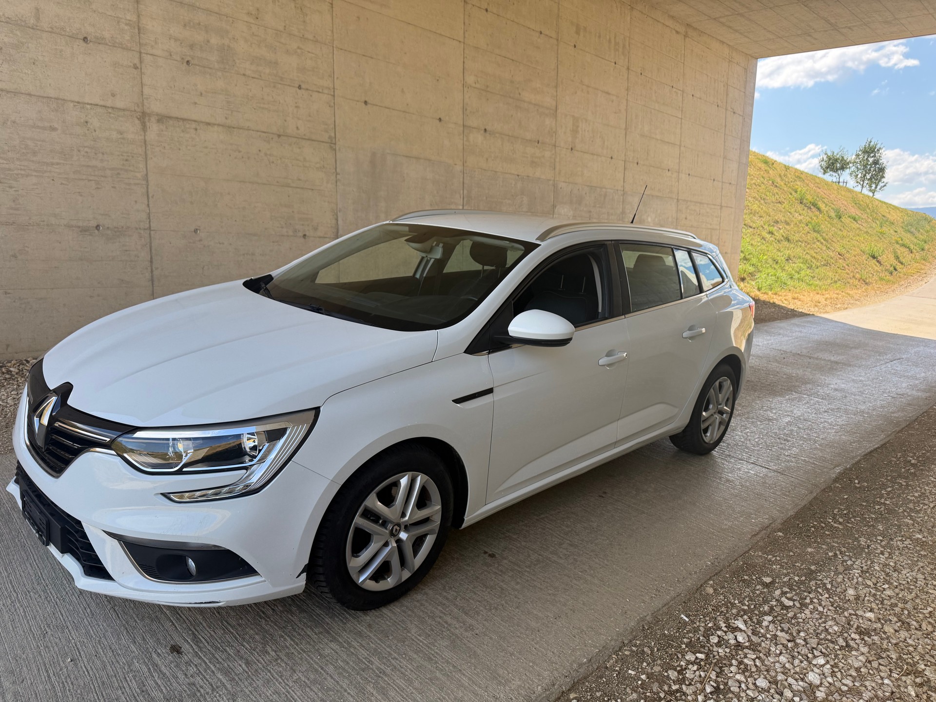 RENAULT Mégane Grandtour 1.5 dCi Business EDC-image-1