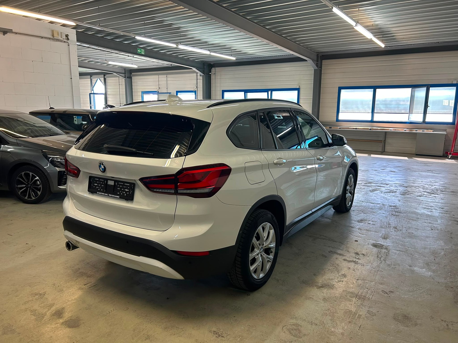 BMW X1 sDrive 18i Steptronic DSK-image-3