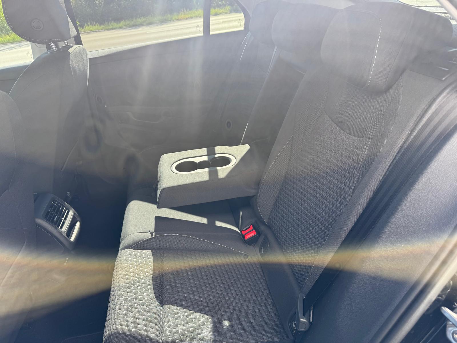 VW T-Roc 1.5 eTSI mHEV Life DSG-image-6