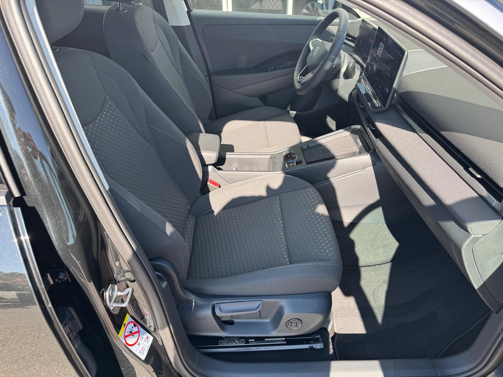 VW T-Roc 1.5 eTSI mHEV Life DSG-image-2