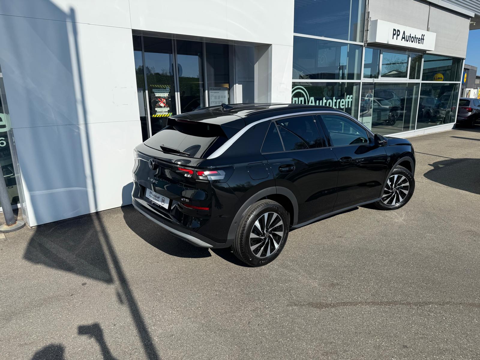 VW T-Roc 1.5 eTSI mHEV Life DSG-image-3