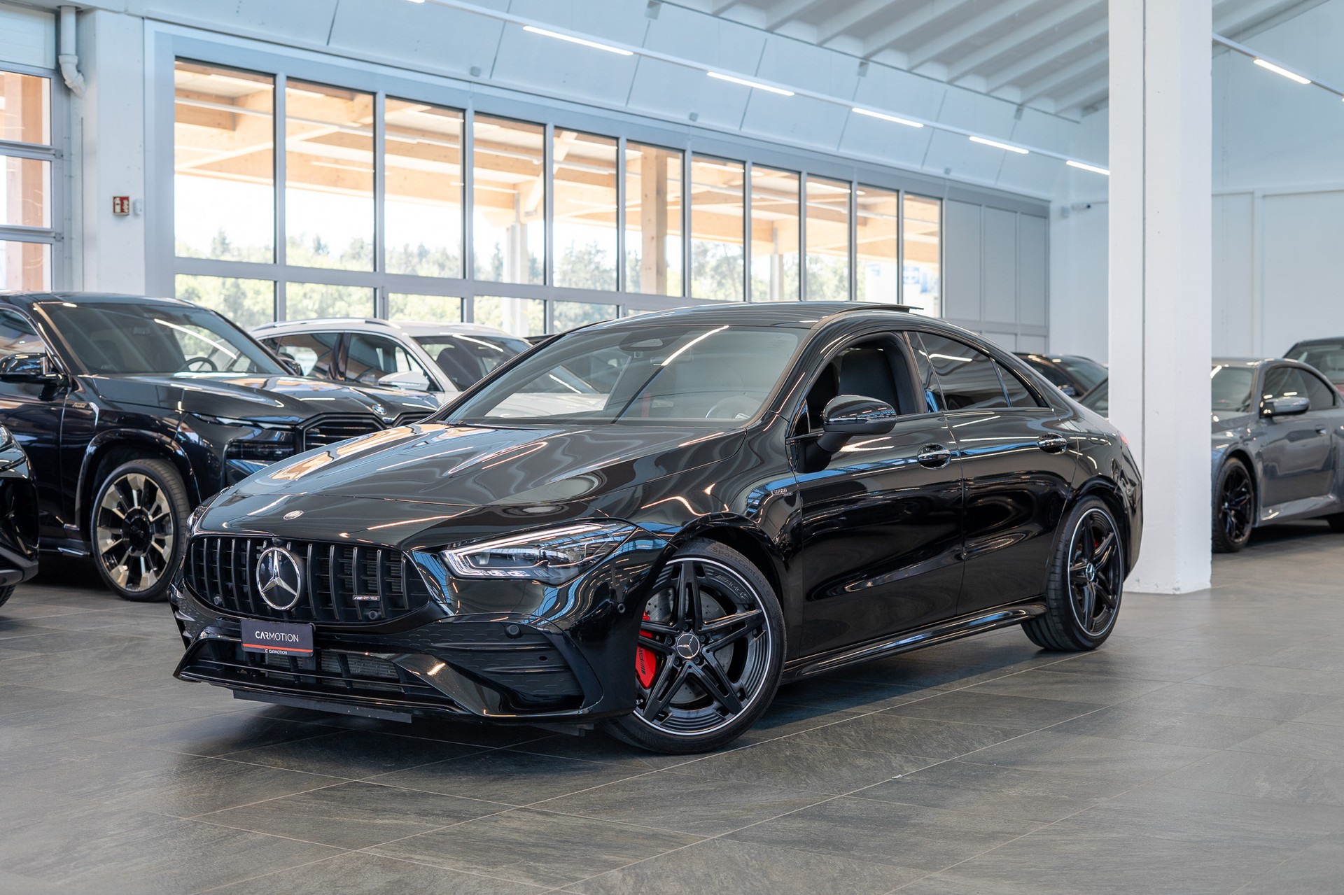 MERCEDES-BENZ CLA 35 AMG 4matic / Panorama-Schiebedach / Performance Auspuff /-image-0