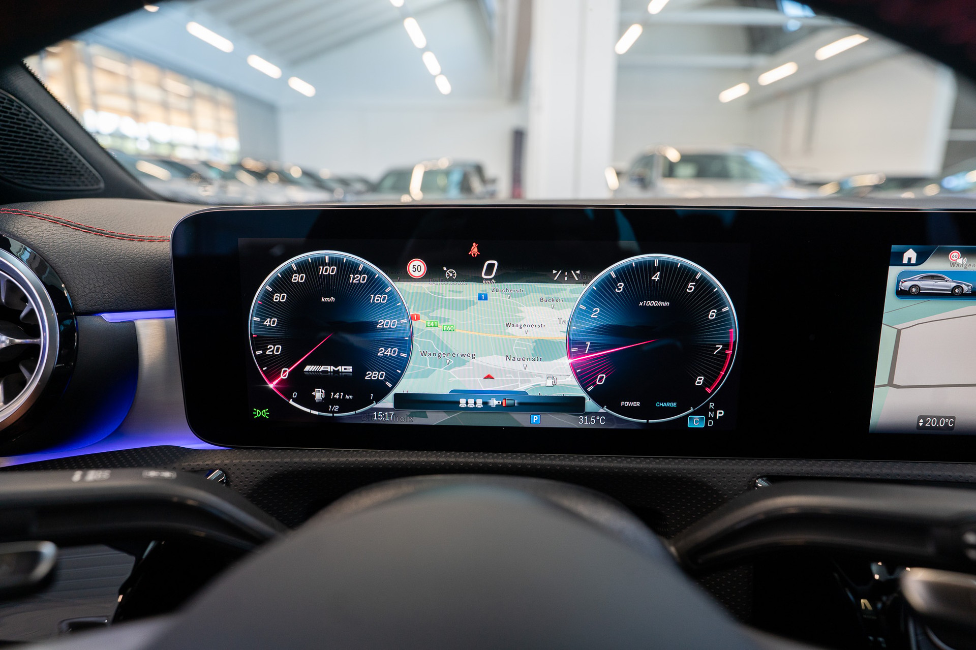 MERCEDES-BENZ CLA 35 AMG 4matic / Panorama-Schiebedach / Performance Auspuff /-image-23