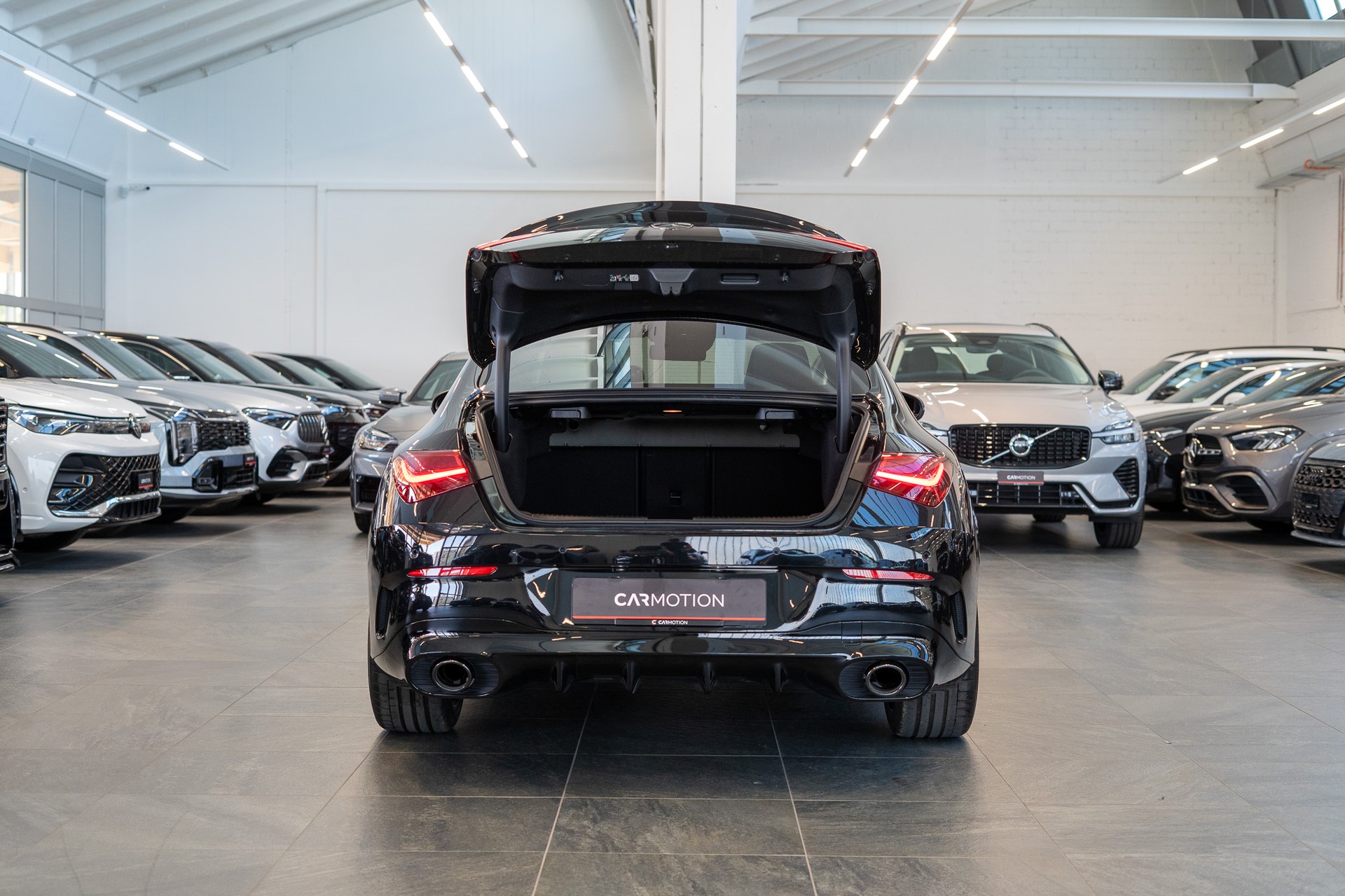 MERCEDES-BENZ CLA 35 AMG 4matic / Panorama-Schiebedach / Performance Auspuff /-image-5