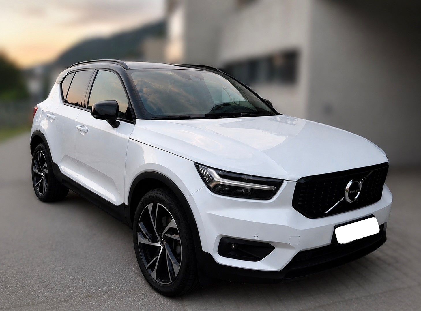 VOLVO 2.0 D4 R-Design AWD-image-0