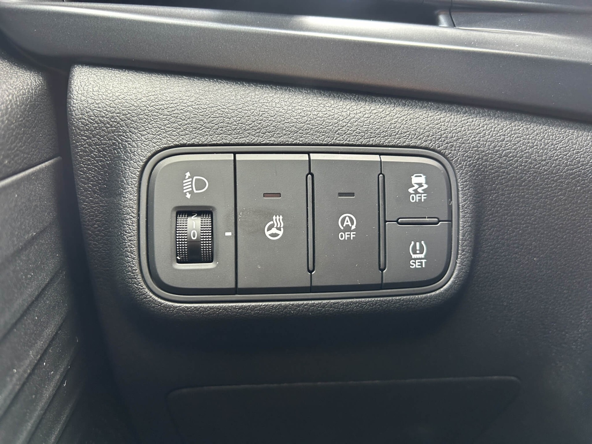 HYUNDAI i20 1.0 T-GDi Amplia-image-13