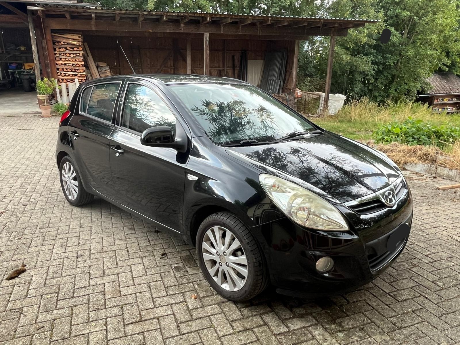 HYUNDAI 1.6 Premium-image-0