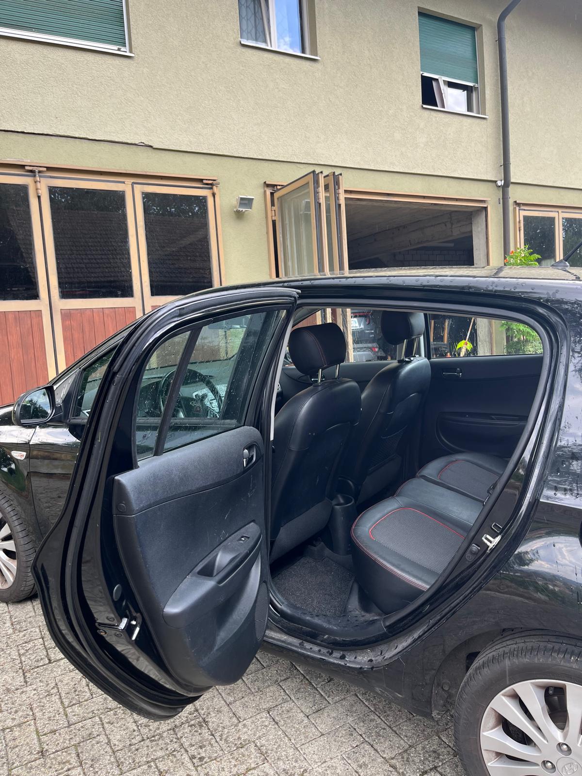 HYUNDAI 1.6 Premium-image-3