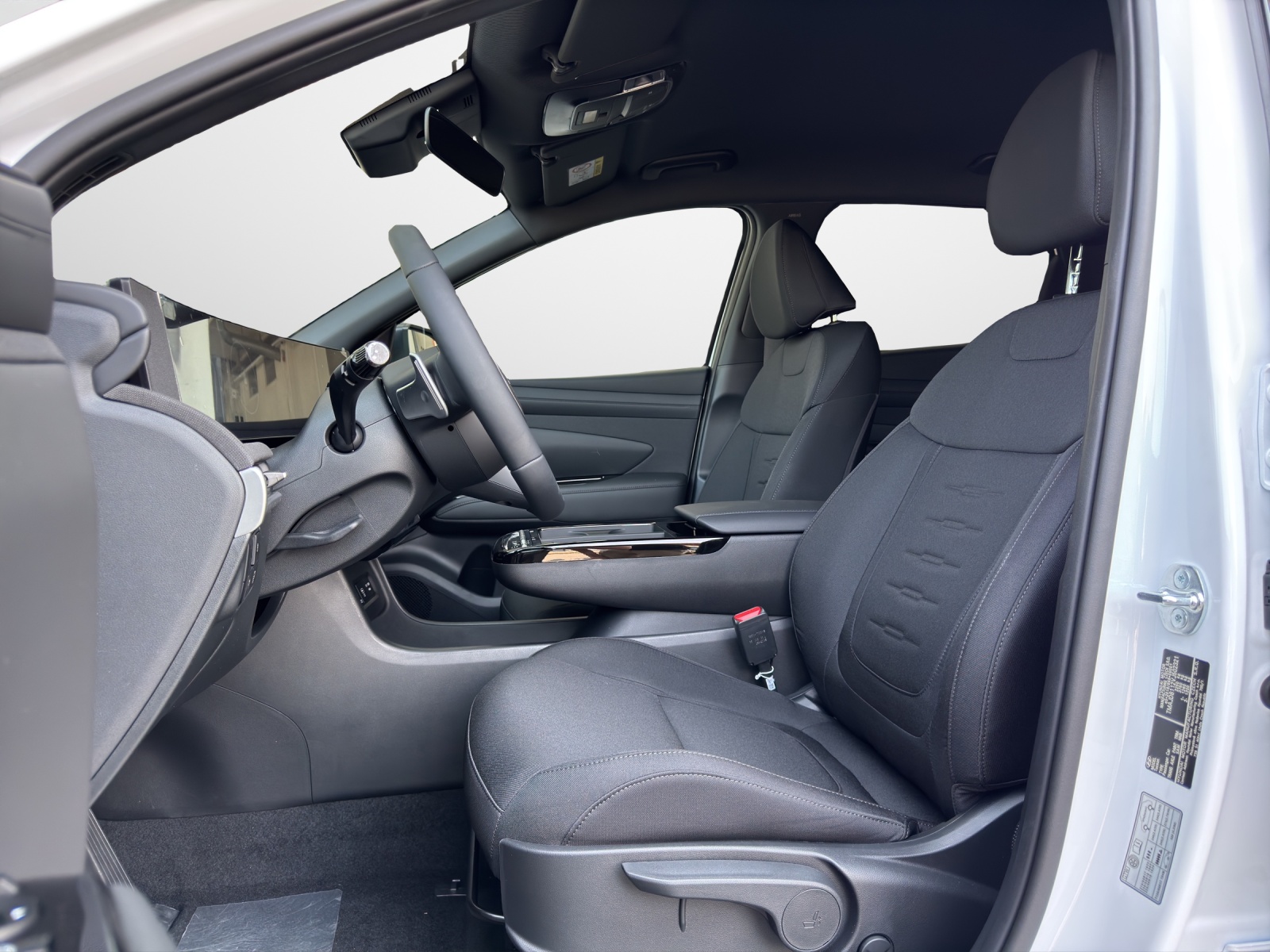 HYUNDAI Tucson 1.6 T-GDi HEV Origo Blackline 4WD MY27-image-5