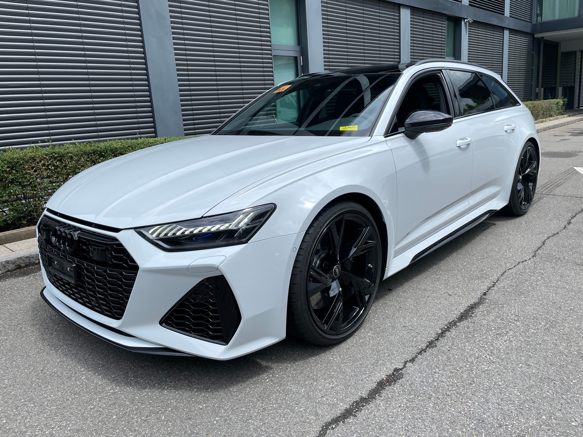AUDI RS6 Avant 4.0 TFSI V8 Performance quattro-image-0