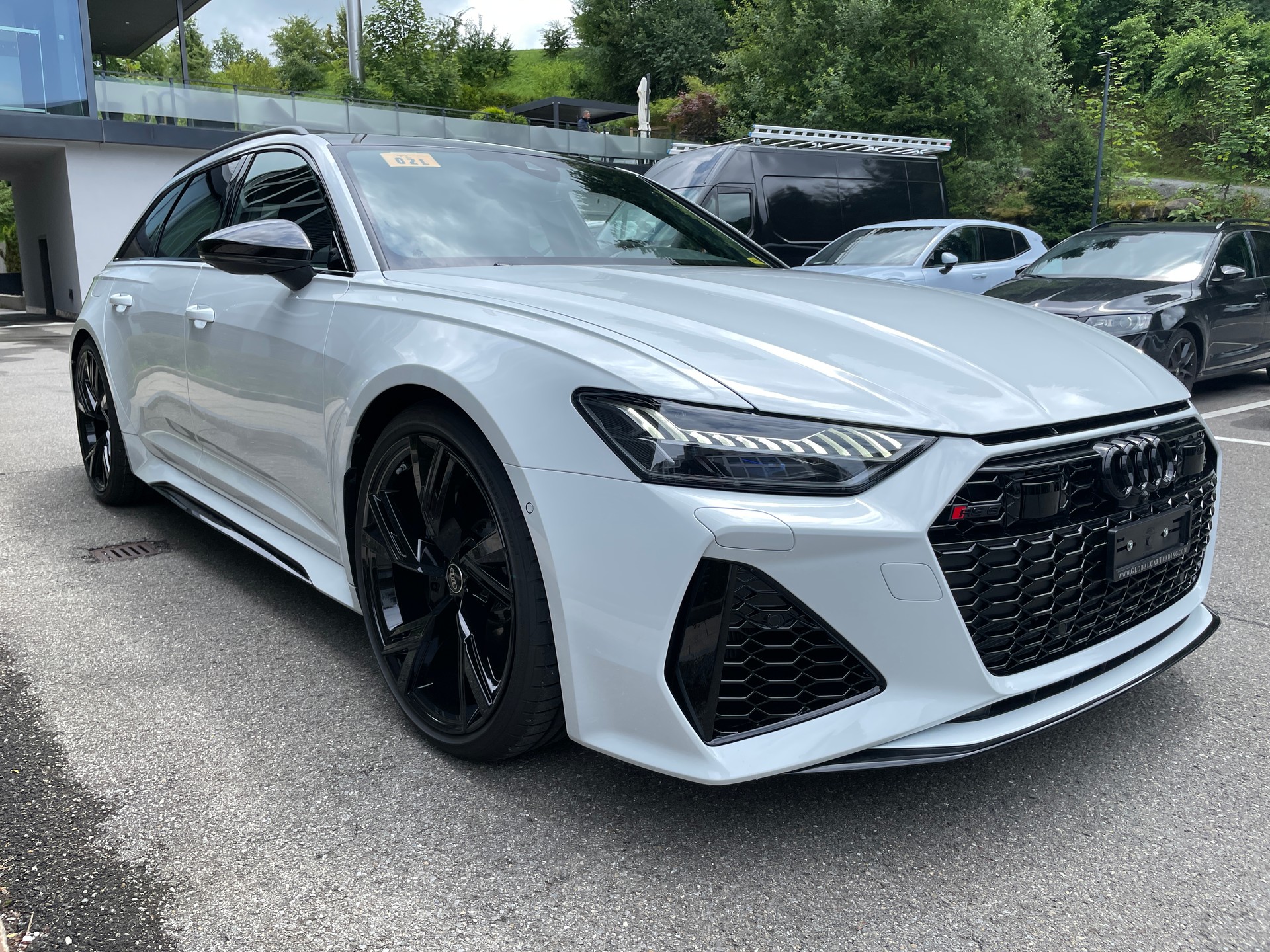 AUDI RS6 Avant 4.0 TFSI V8 Performance quattro-image-7