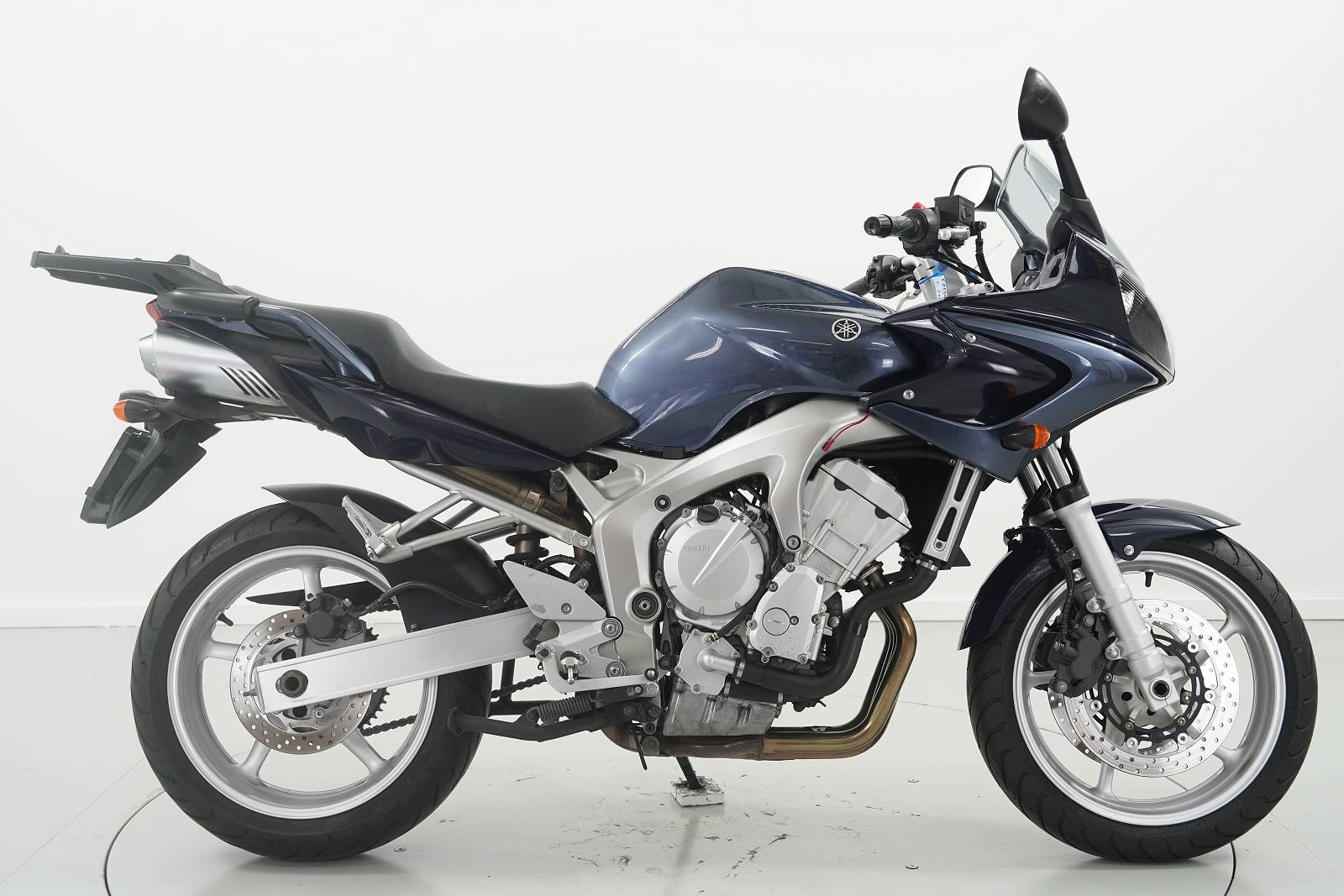 YAMAHA FZ6-S-showroom-element-3