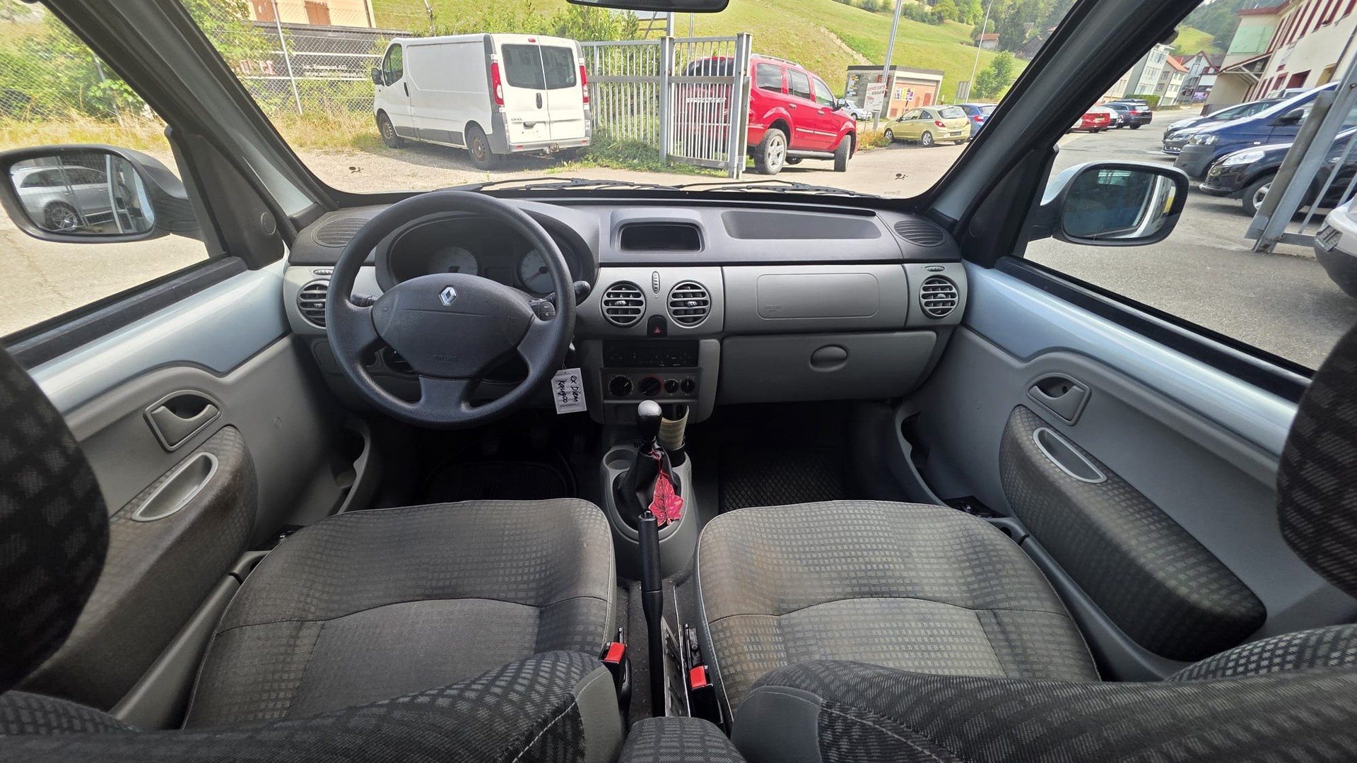 RENAULT Kangoo 1.6 16V Privilège 4x4-image-9