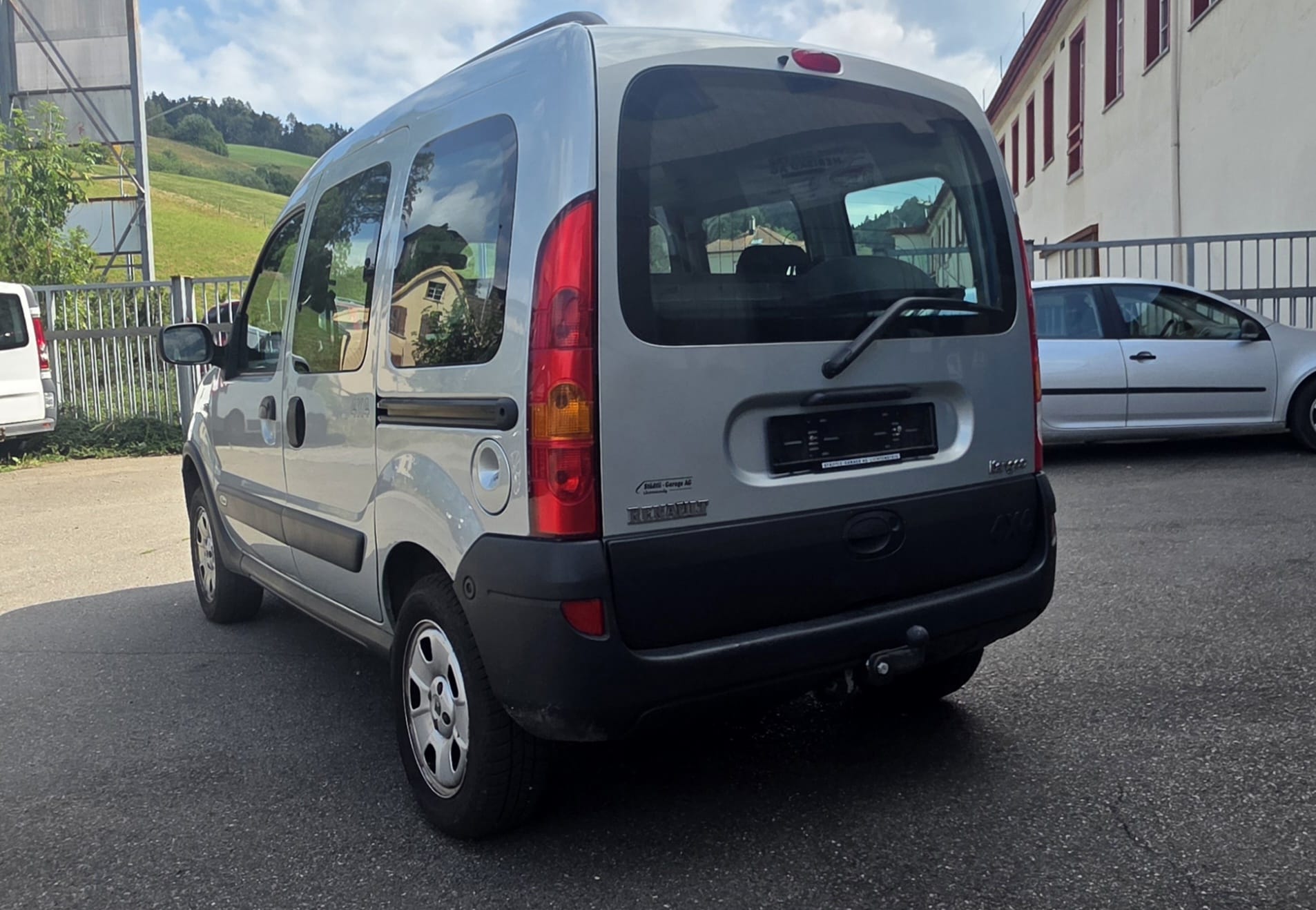 RENAULT Kangoo 1.6 16V Privilège 4x4-image-2