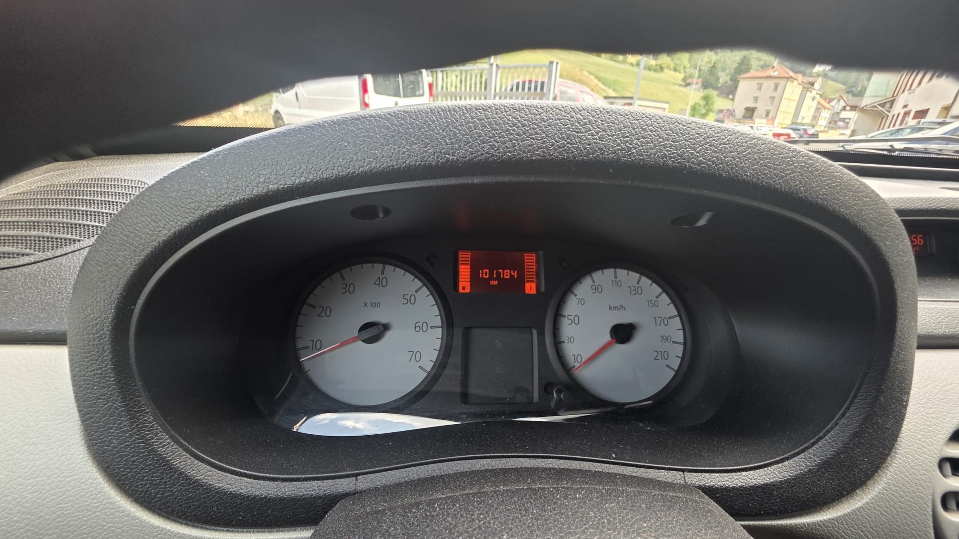 RENAULT Kangoo 1.6 16V Privilège 4x4-image-8