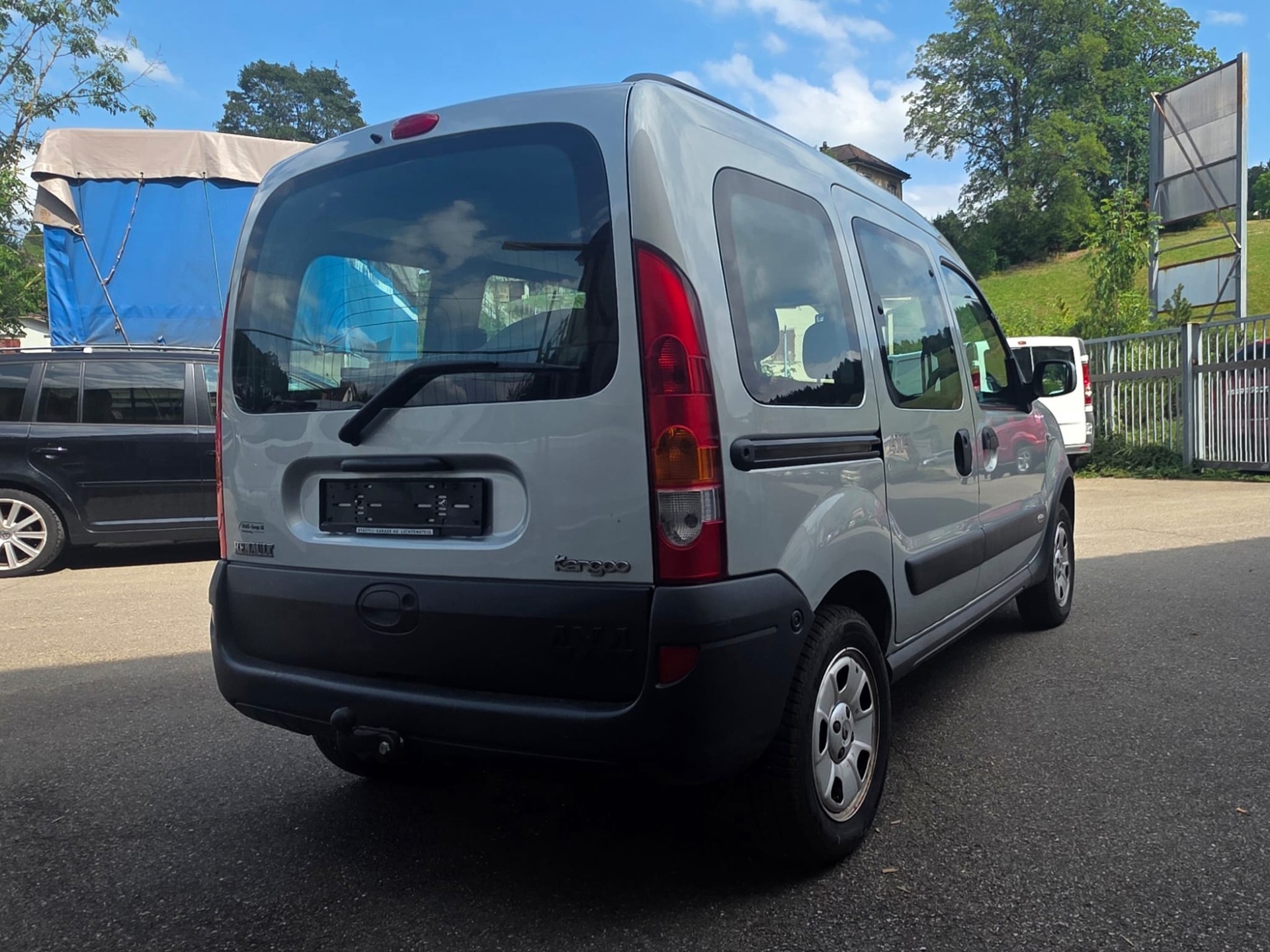 RENAULT Kangoo 1.6 16V Privilège 4x4-image-4