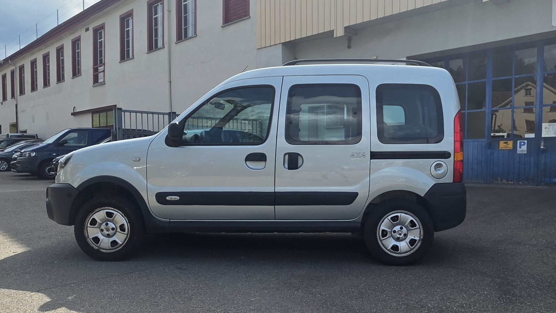 RENAULT Kangoo 1.6 16V Privilège 4x4-image-5