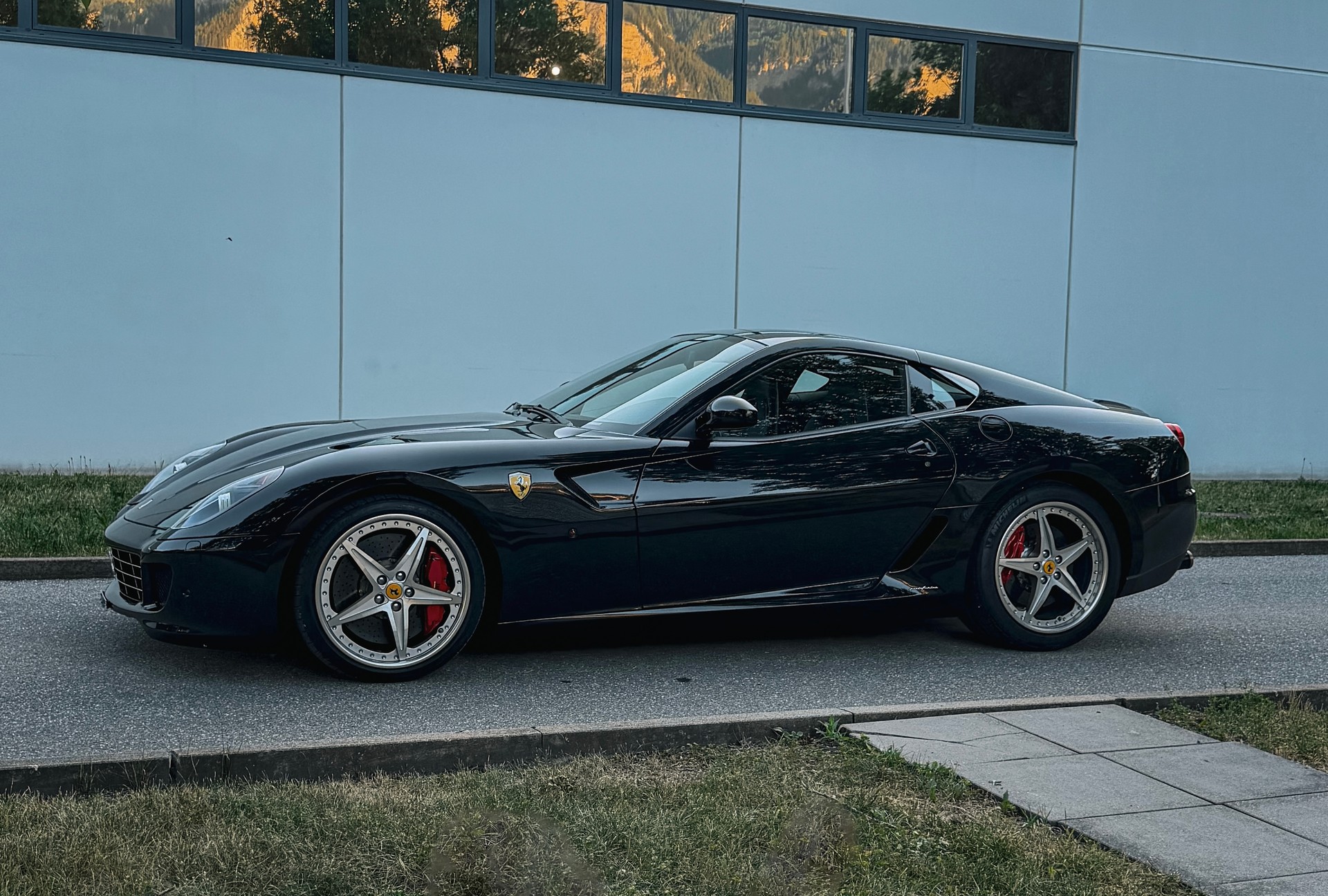FERRARI 599 GTB-image-3