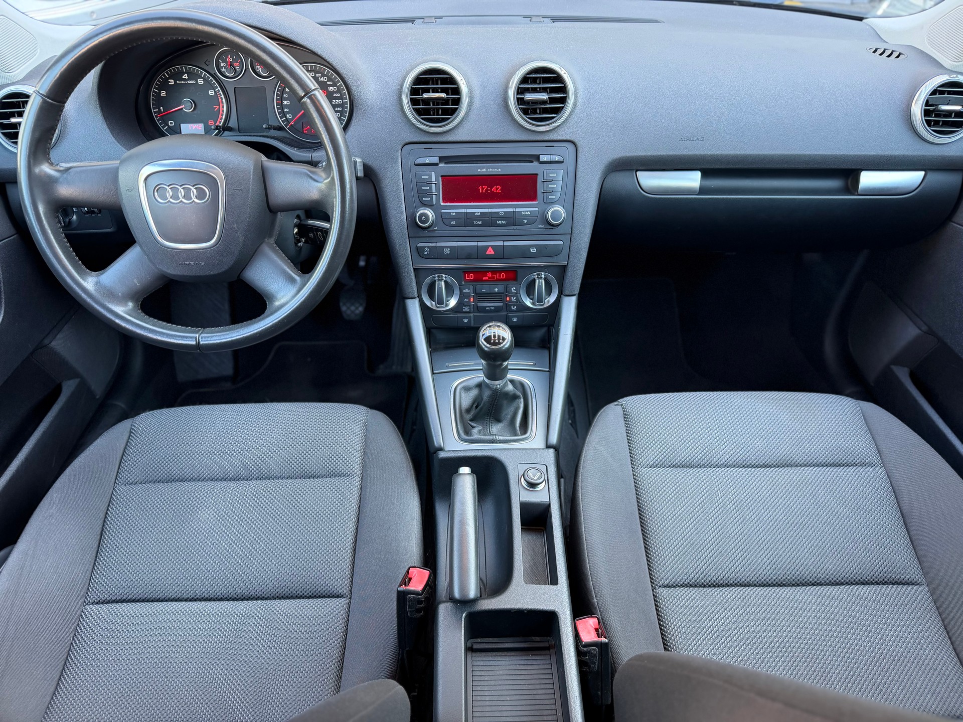 AUDI A3 Sportback 1.4 TFSI Ambition-image-6
