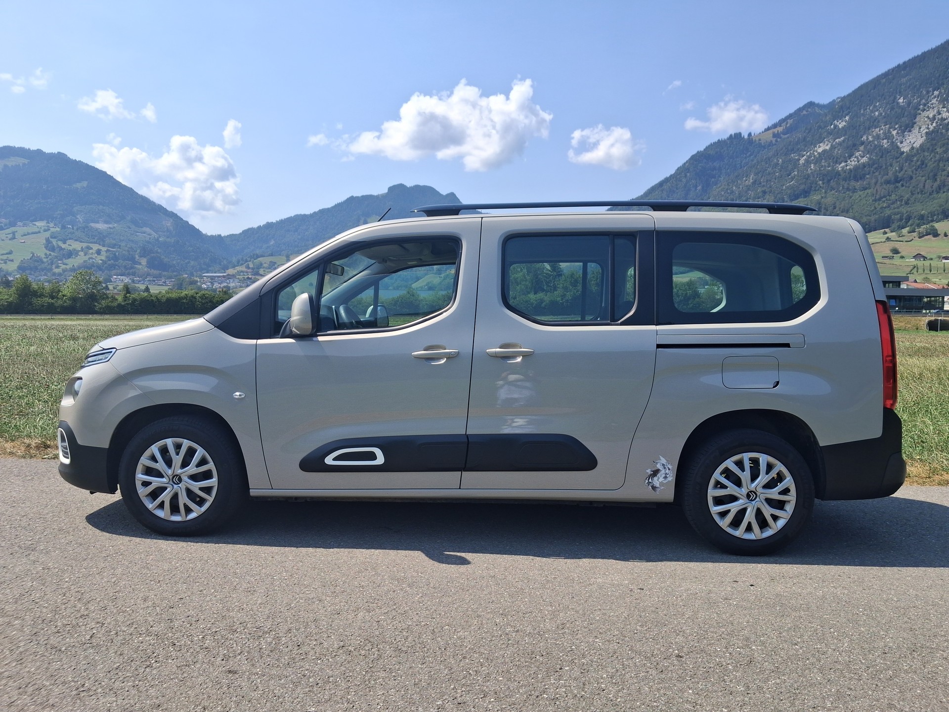 CITROEN Berlingo XL 1.5 BlueHDi Live-image-0