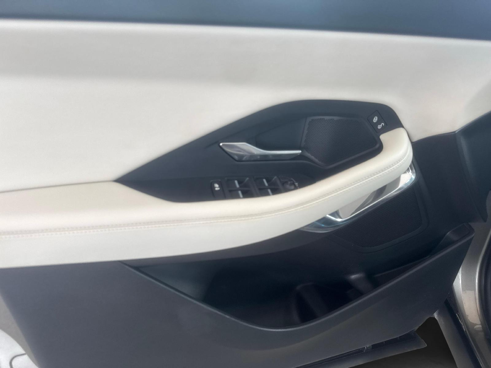 JAGUAR E-Pace 2.0 T 250 R-Dynamic S AWD-image-12