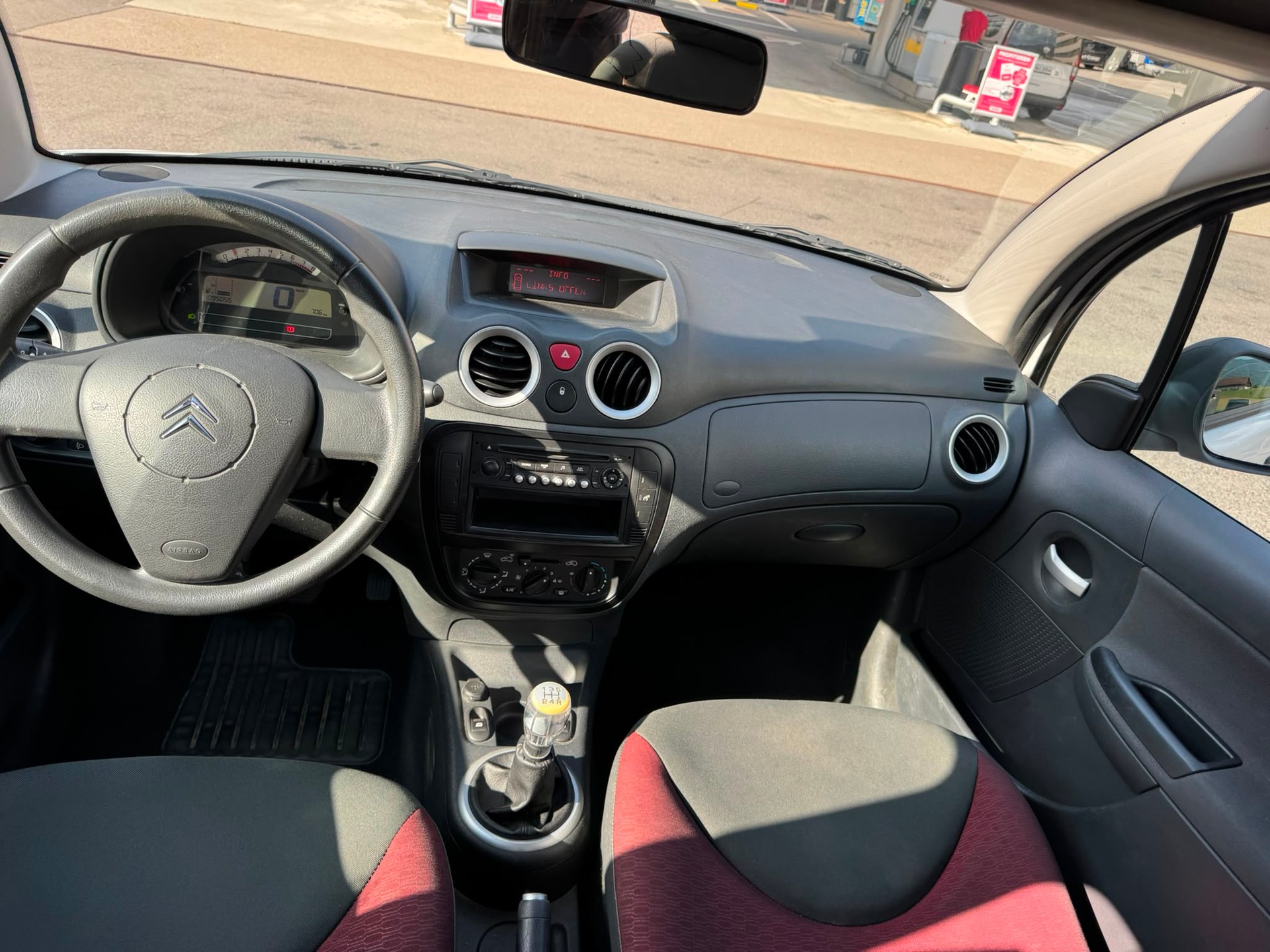 CITROEN C3 1.1i Essentiel-image-8