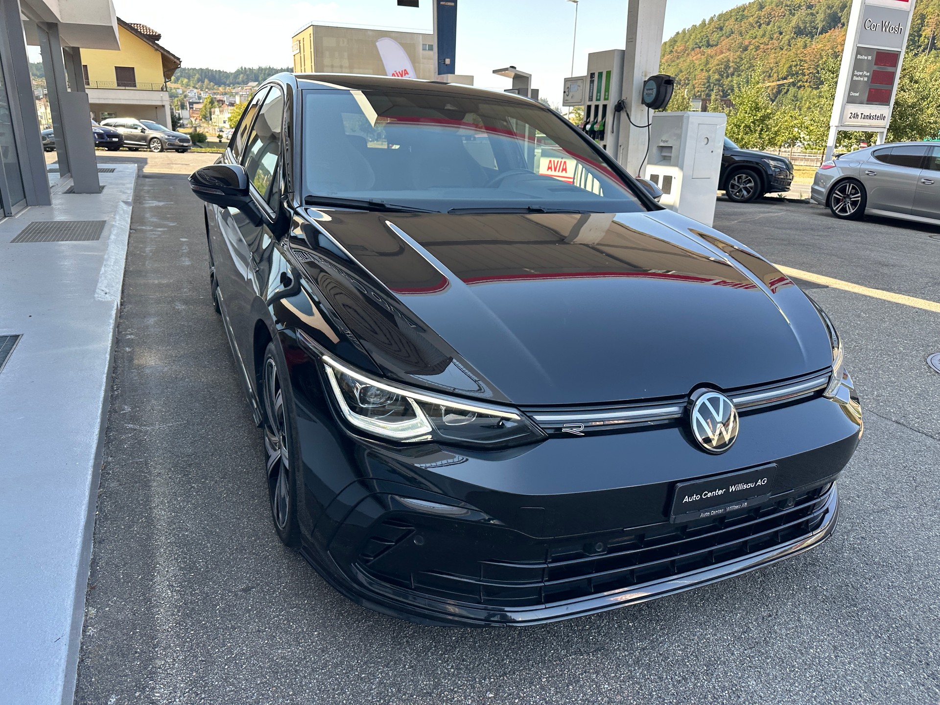 VW Golf 2.0 TDI R-Line DSG 4Motion-image-3