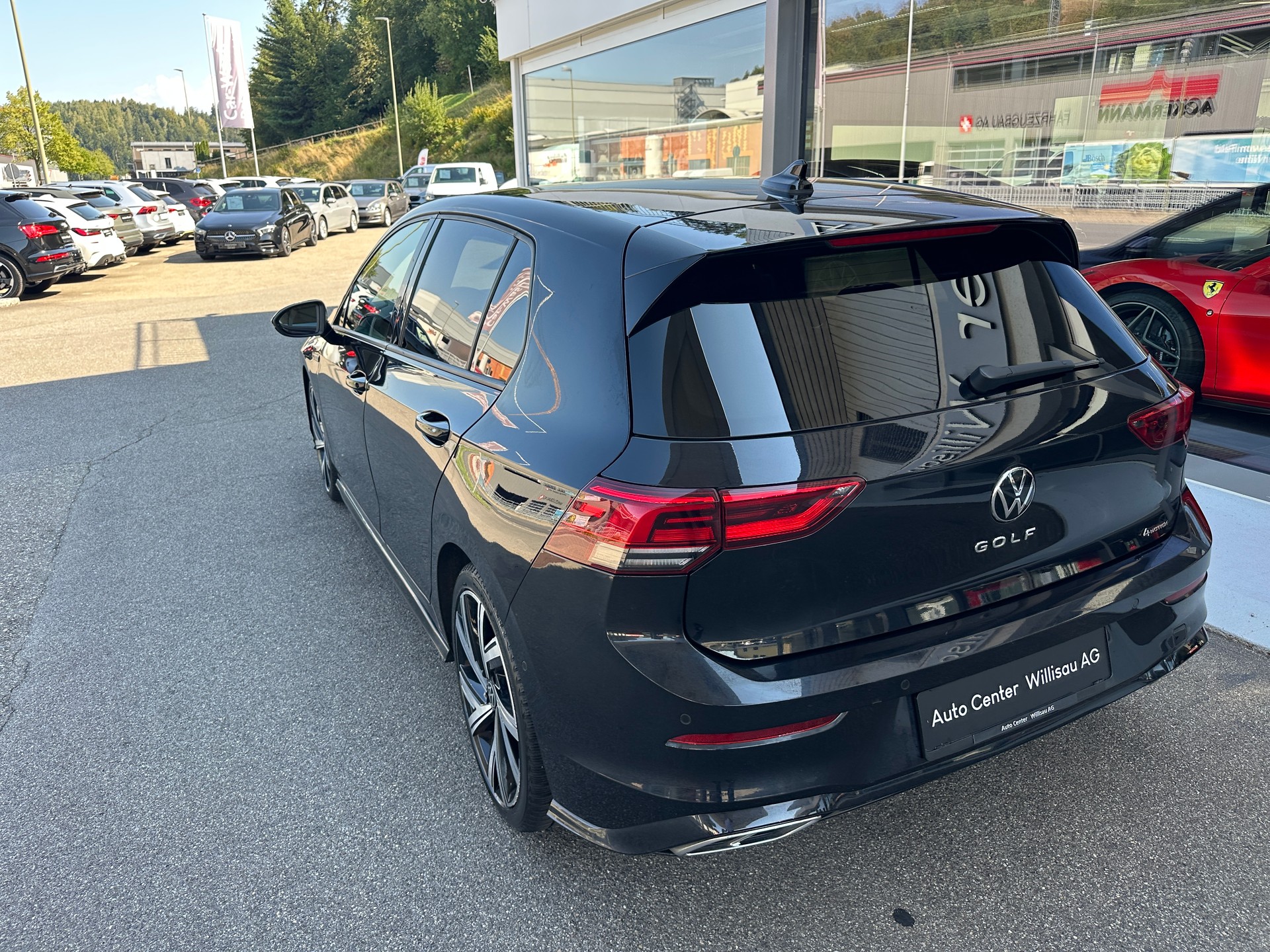 VW Golf 2.0 TDI R-Line DSG 4Motion-image-8