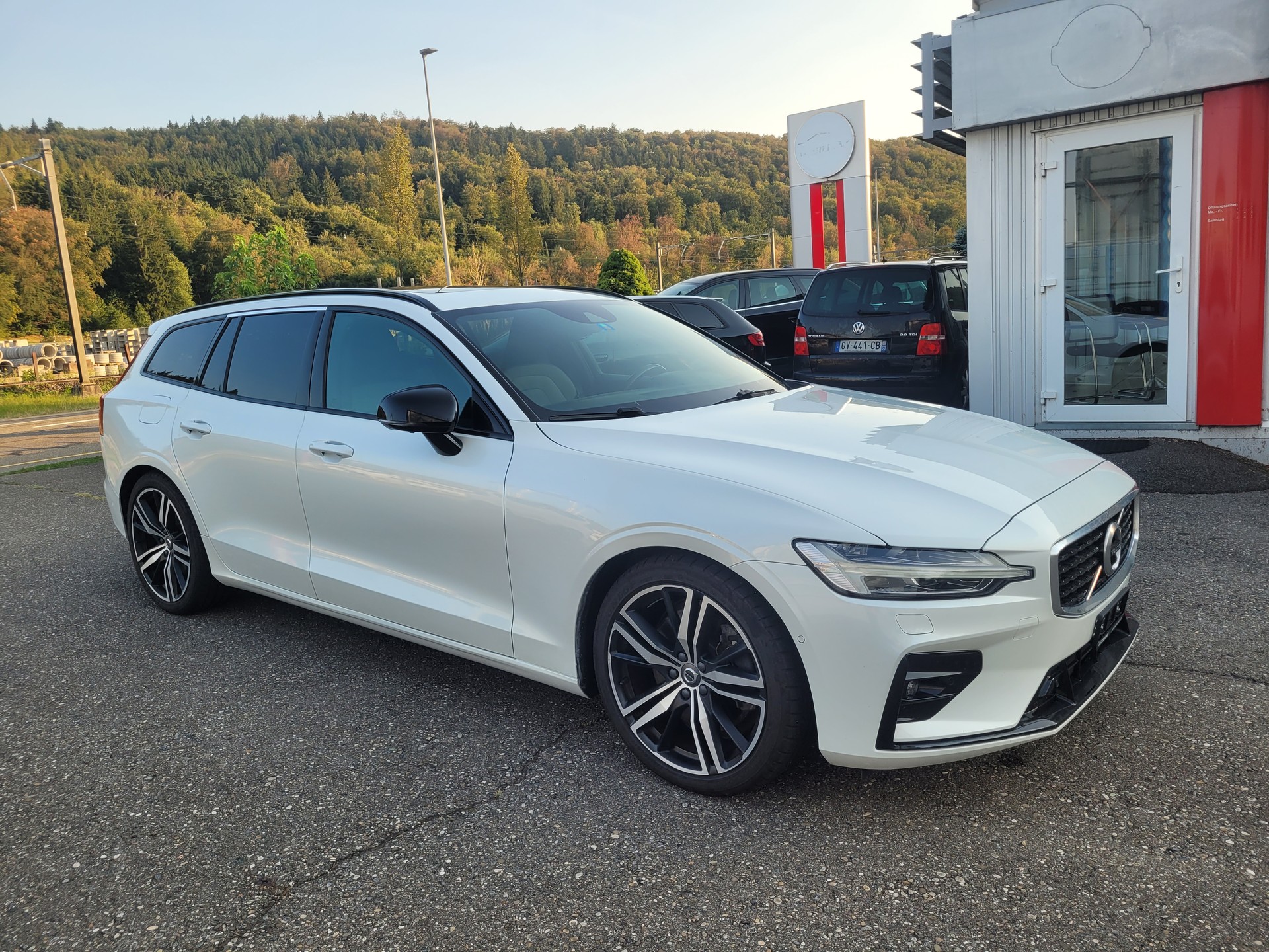 VOLVO V60 T5 R-Design Geartronic-image-9