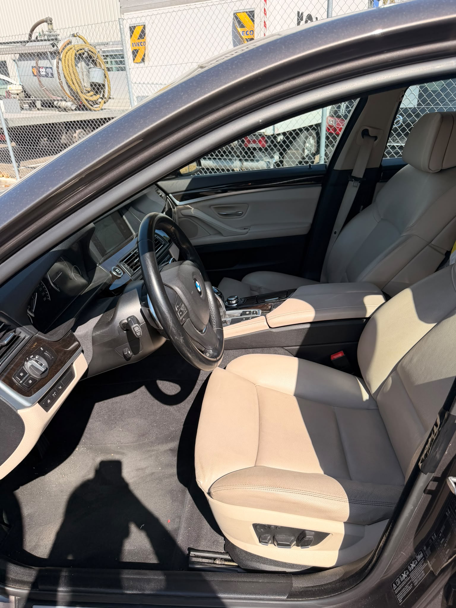 BMW ActiveHybrid 5 Steptronic-image-10