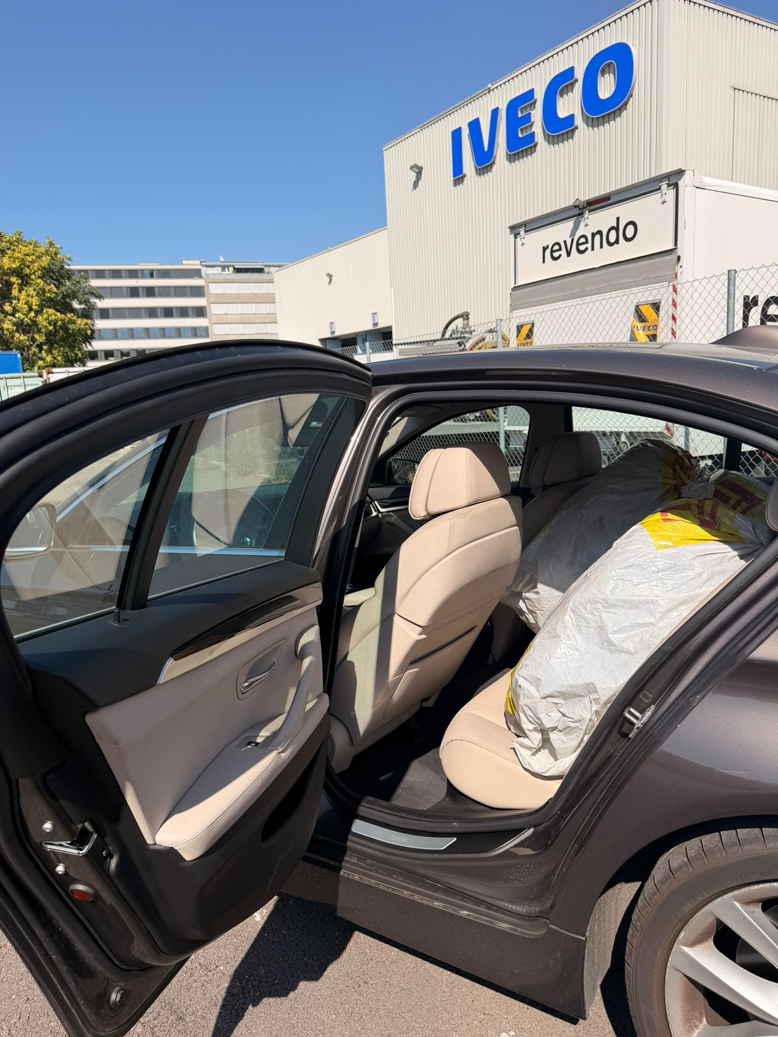 BMW ActiveHybrid 5 Steptronic-image-6