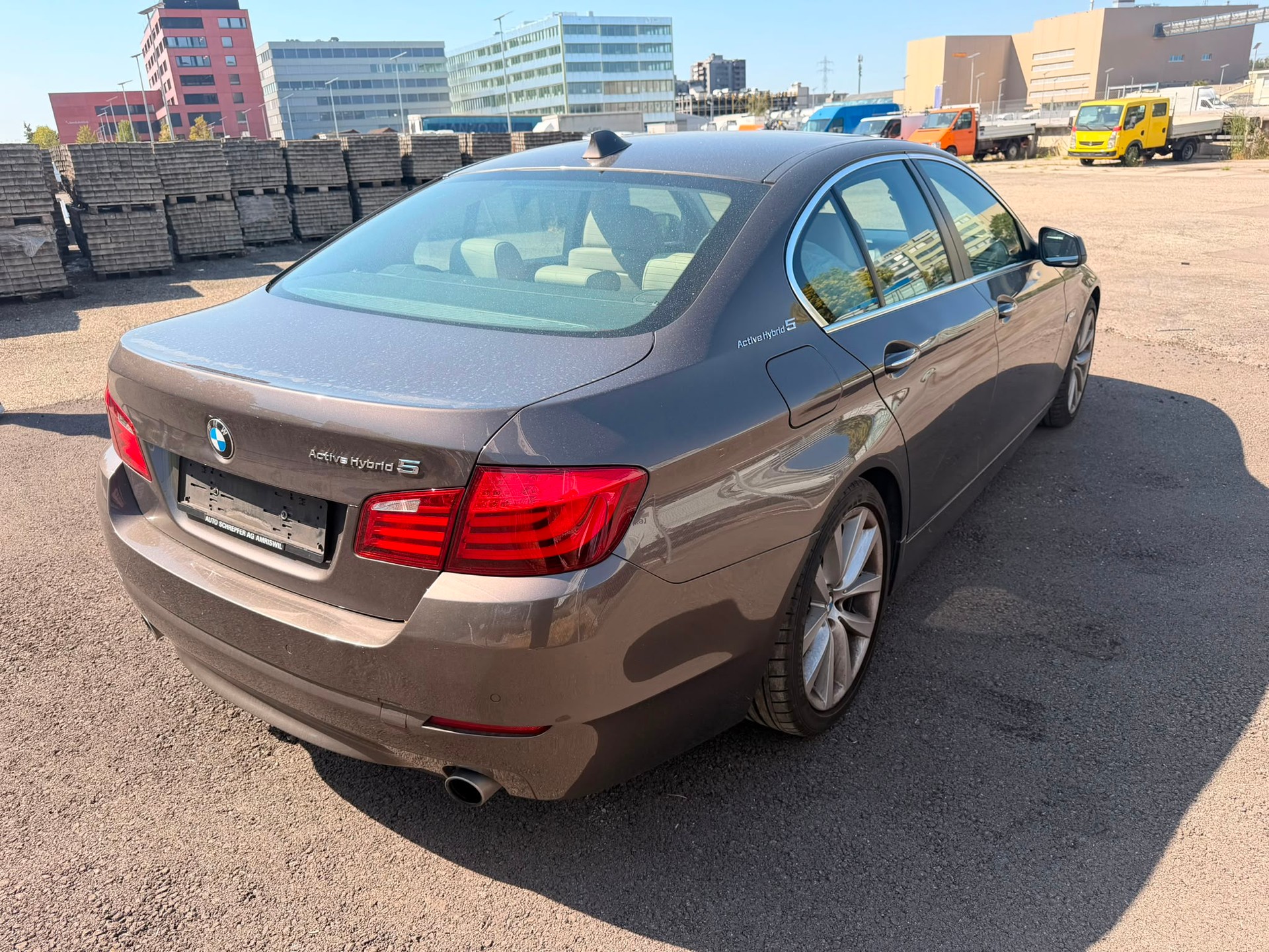 BMW ActiveHybrid 5 Steptronic-image-2