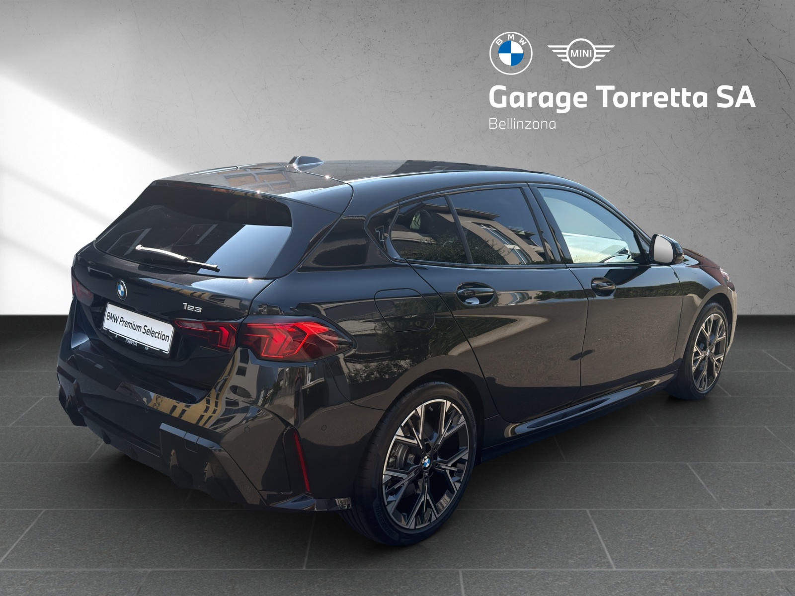BMW 123 xDrive M Sport Steptronic-image-4