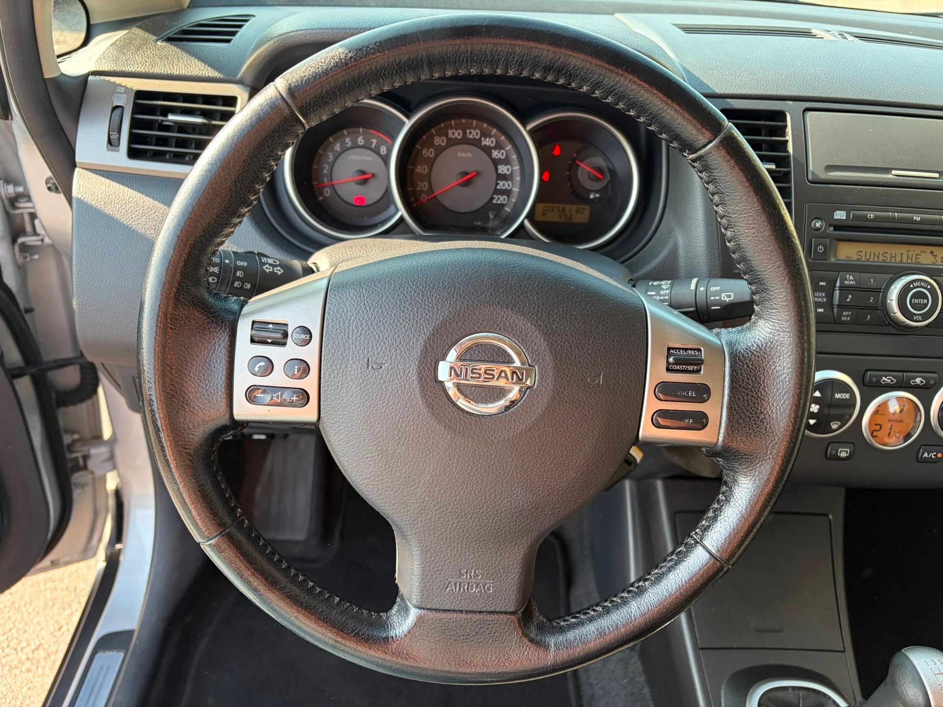 NISSAN Tiida 1.6 visia-image-11