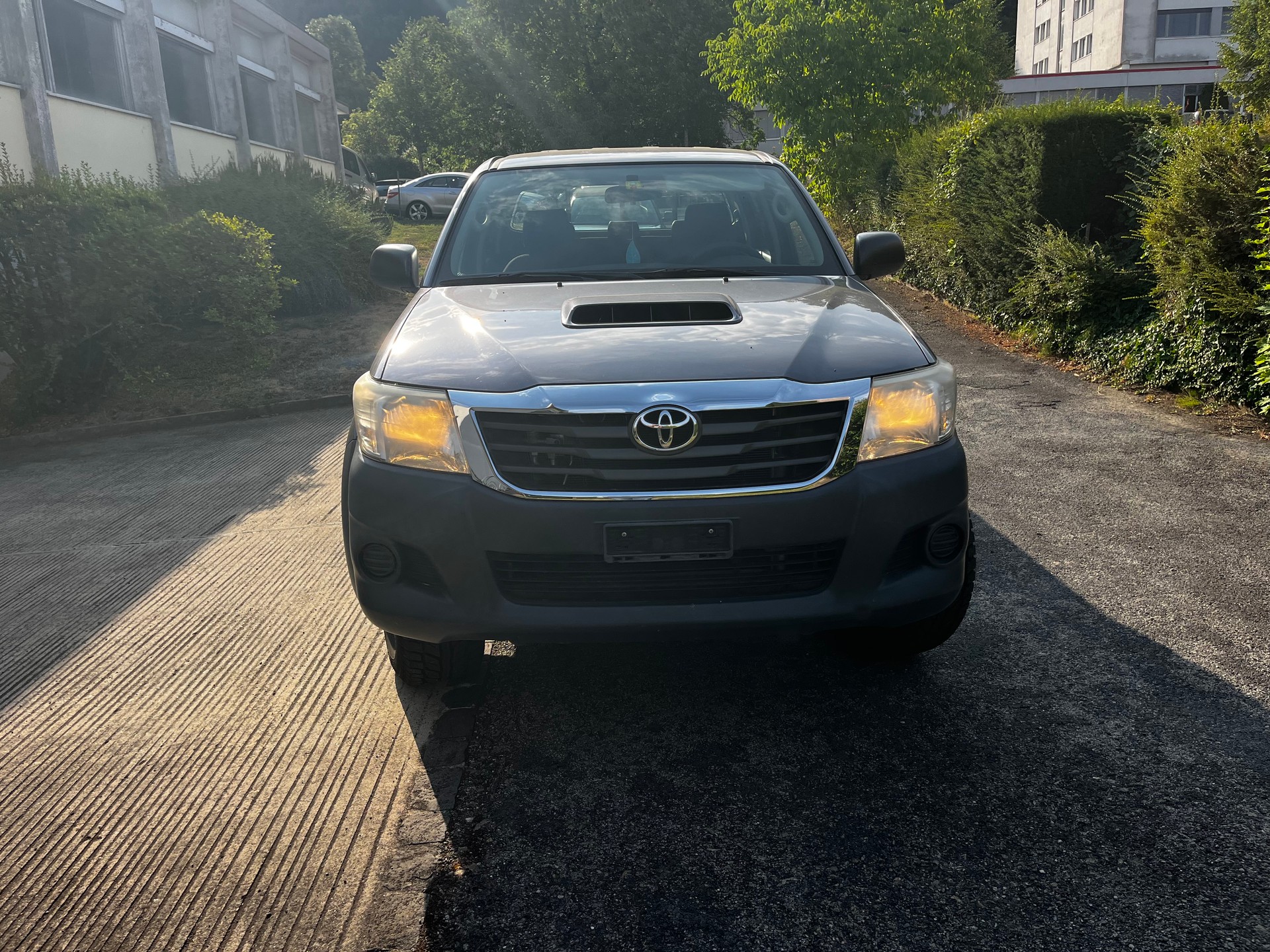 TOYOTA Hilux 2.5D 4WD Double Cab Luna-image-8