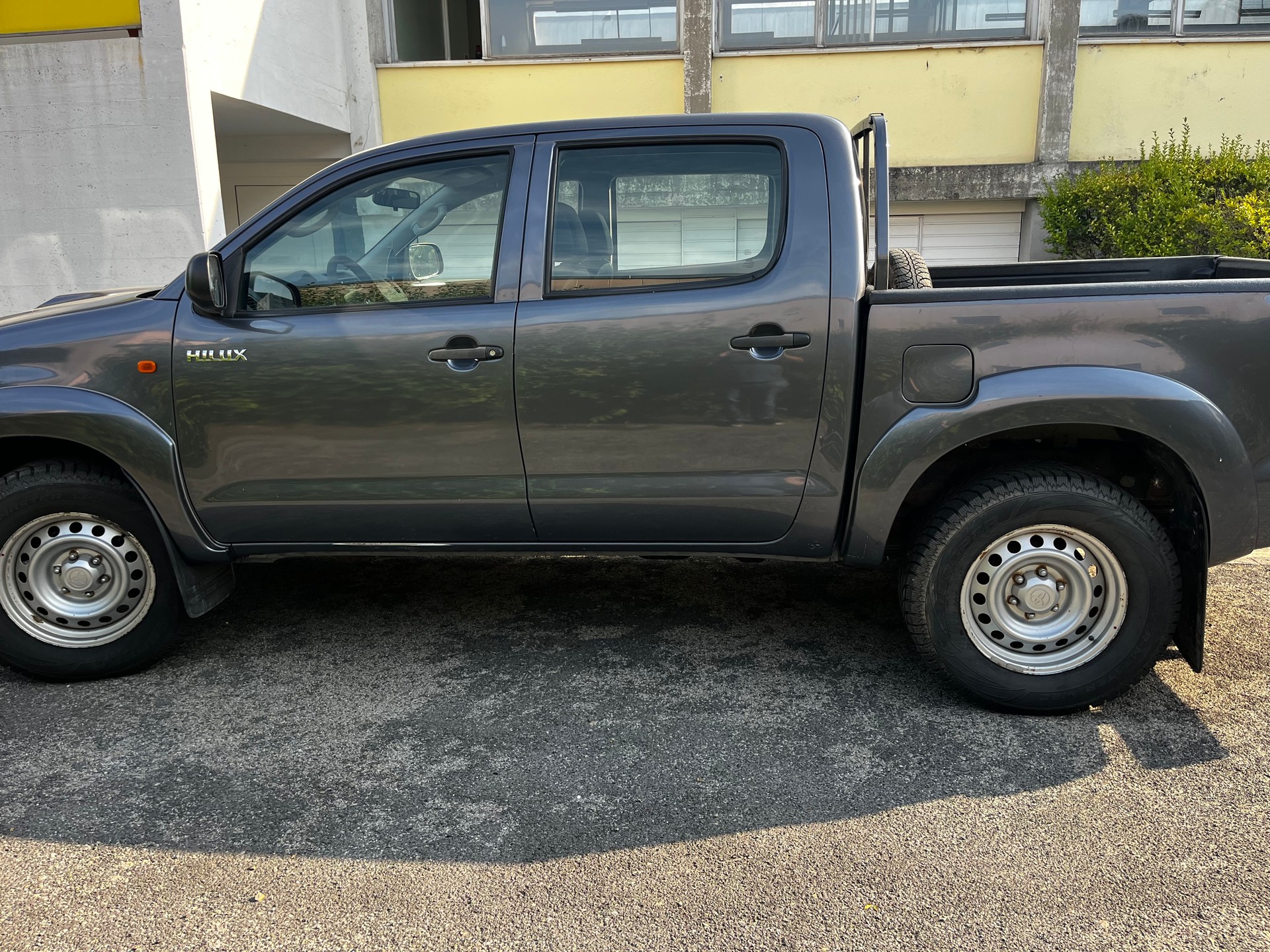 TOYOTA Hilux 2.5D 4WD Double Cab Luna-image-7