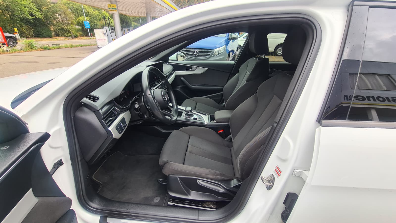 AUDI A4 Avant 35 TDI S-tronic ** Gr-Navi ** Tempomat ** PDC V+H ** Modell 2021 ** Audi Virtual Cockpit ** Frisch Ab MFK & Service **-image-18