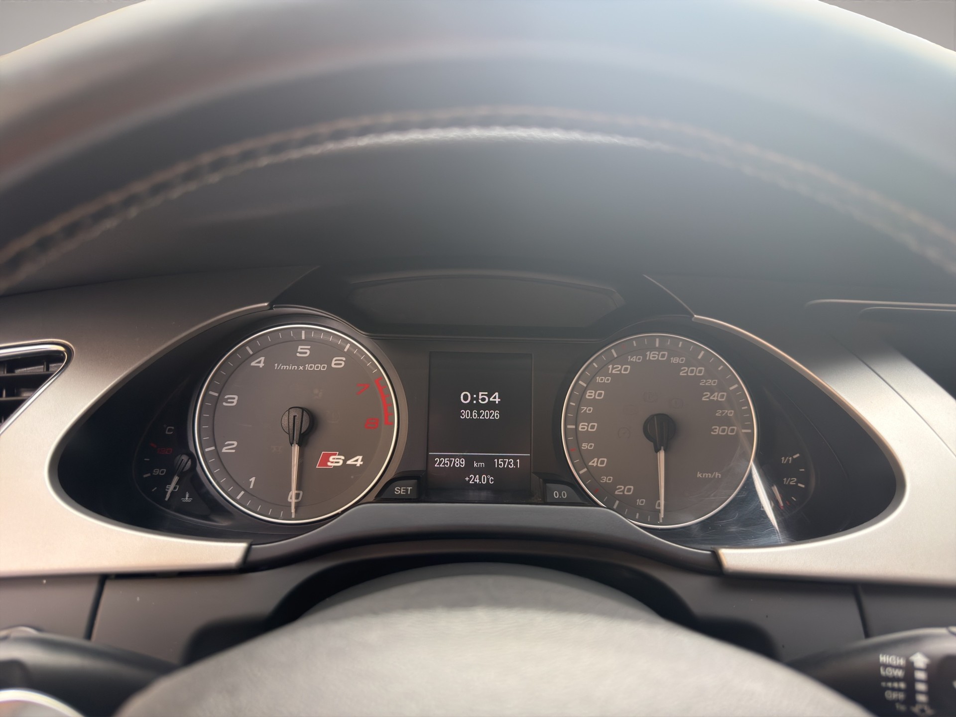 AUDI S4 Avant 3.0 TFSI quattro S-tronic-image-10