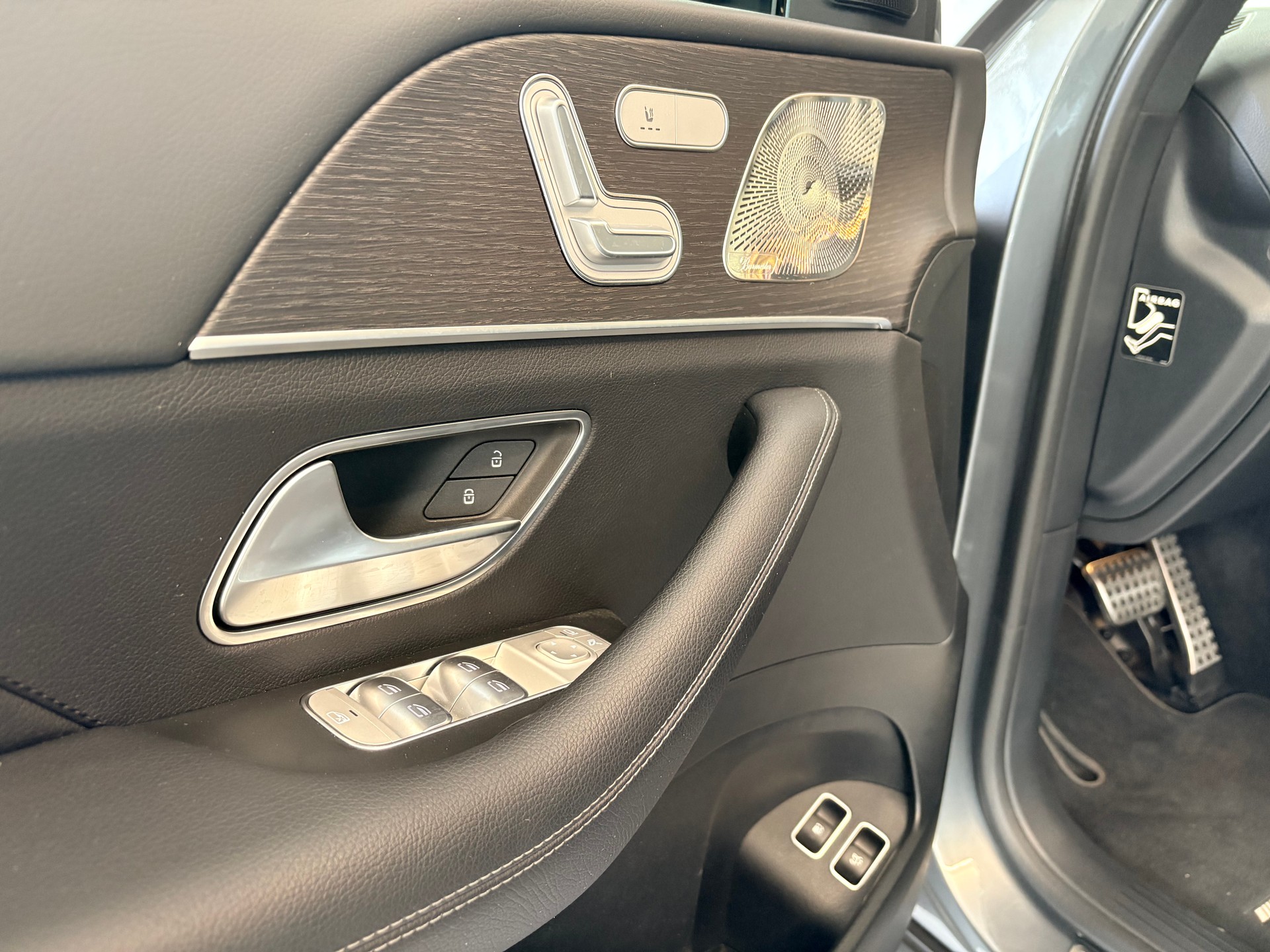 MERCEDES-BENZ GLE 350 e AMG Line 4matic-image-18