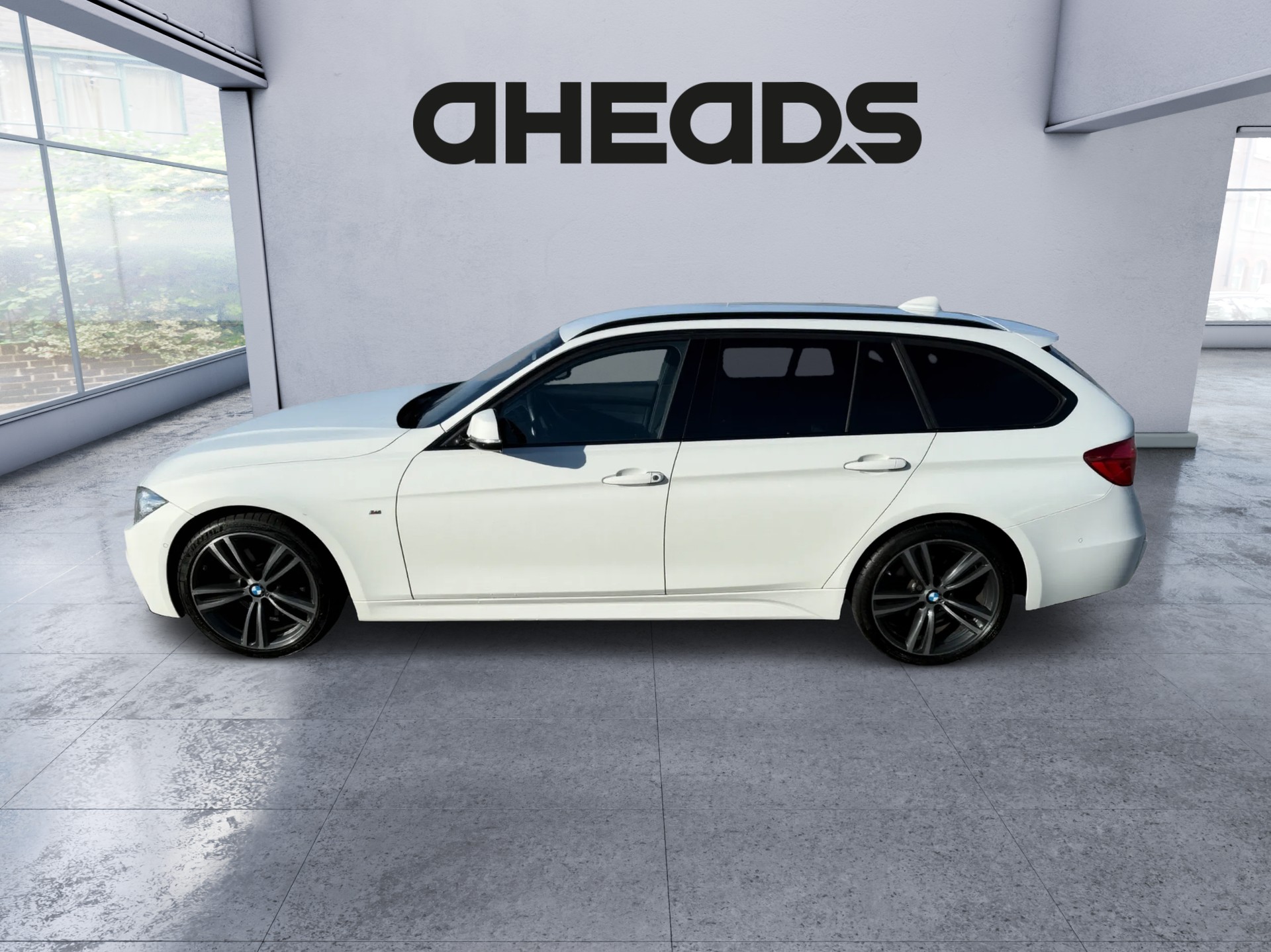 BMW 330i xDrive Touring M Sport Steptronic-image-1