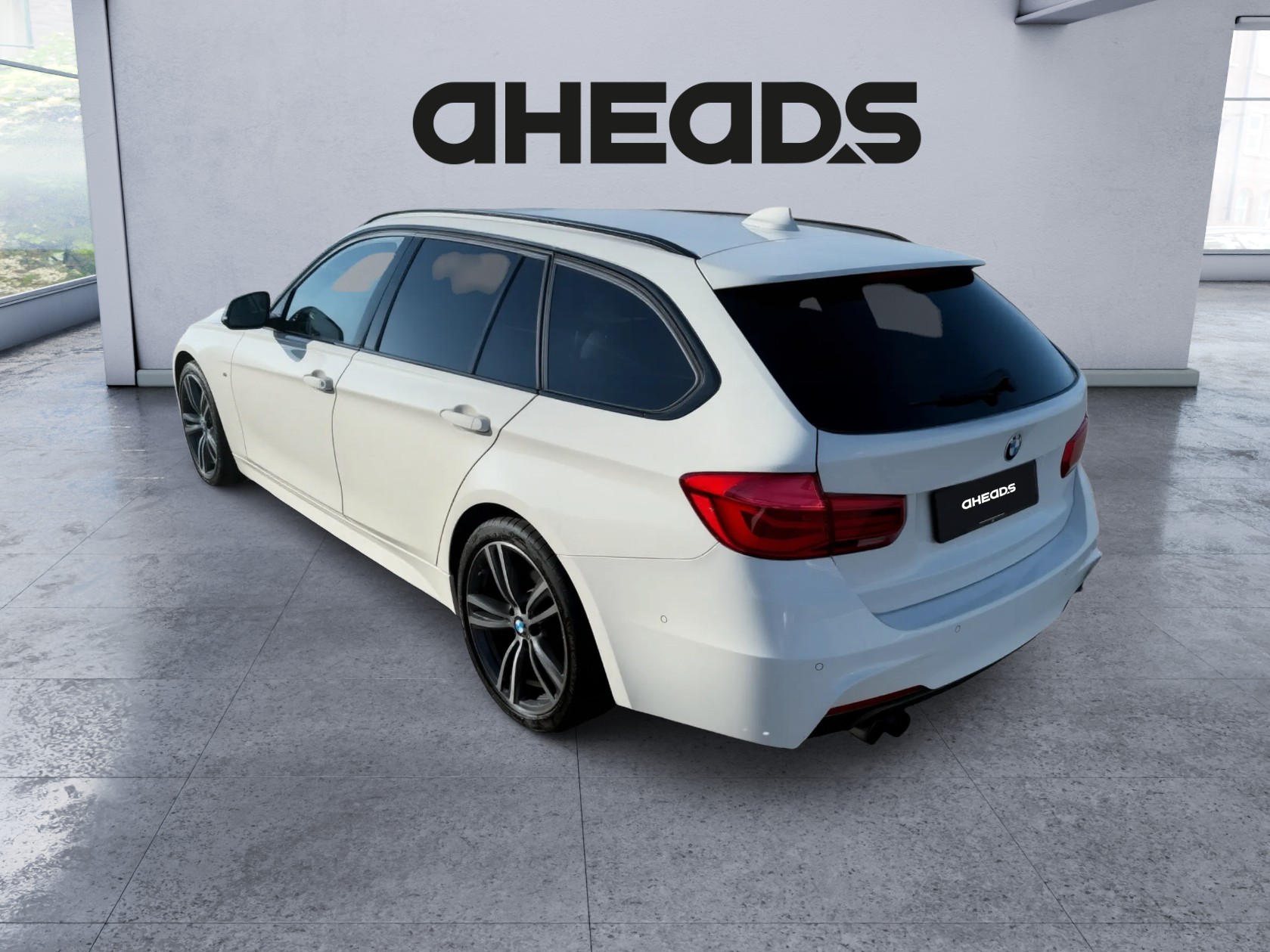 BMW 330i xDrive Touring M Sport Steptronic-image-7