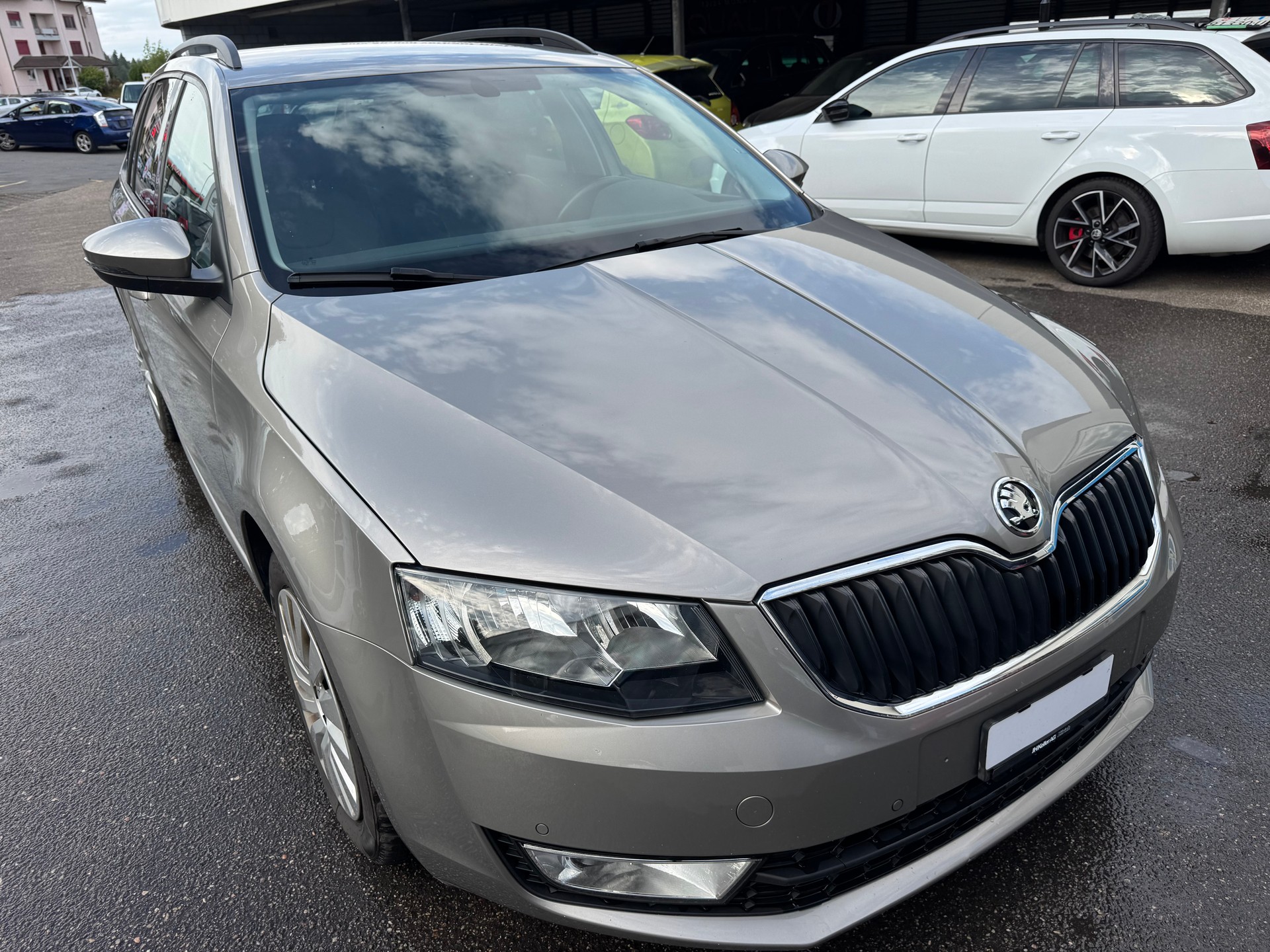 SKODA Octavia Combi 1.4 TSI Style DSG-image-1