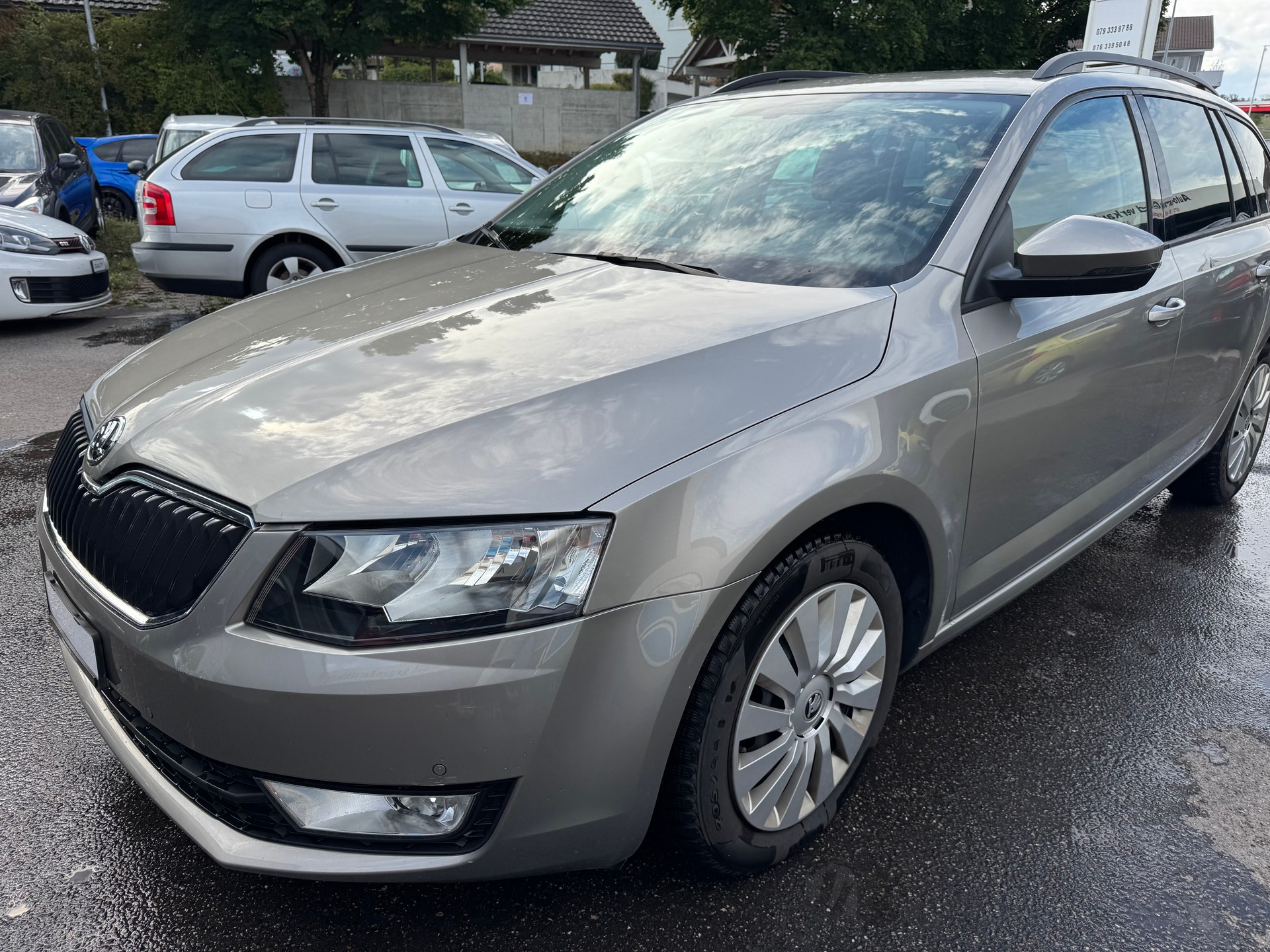 SKODA Octavia Combi 1.4 TSI Style DSG-image-2
