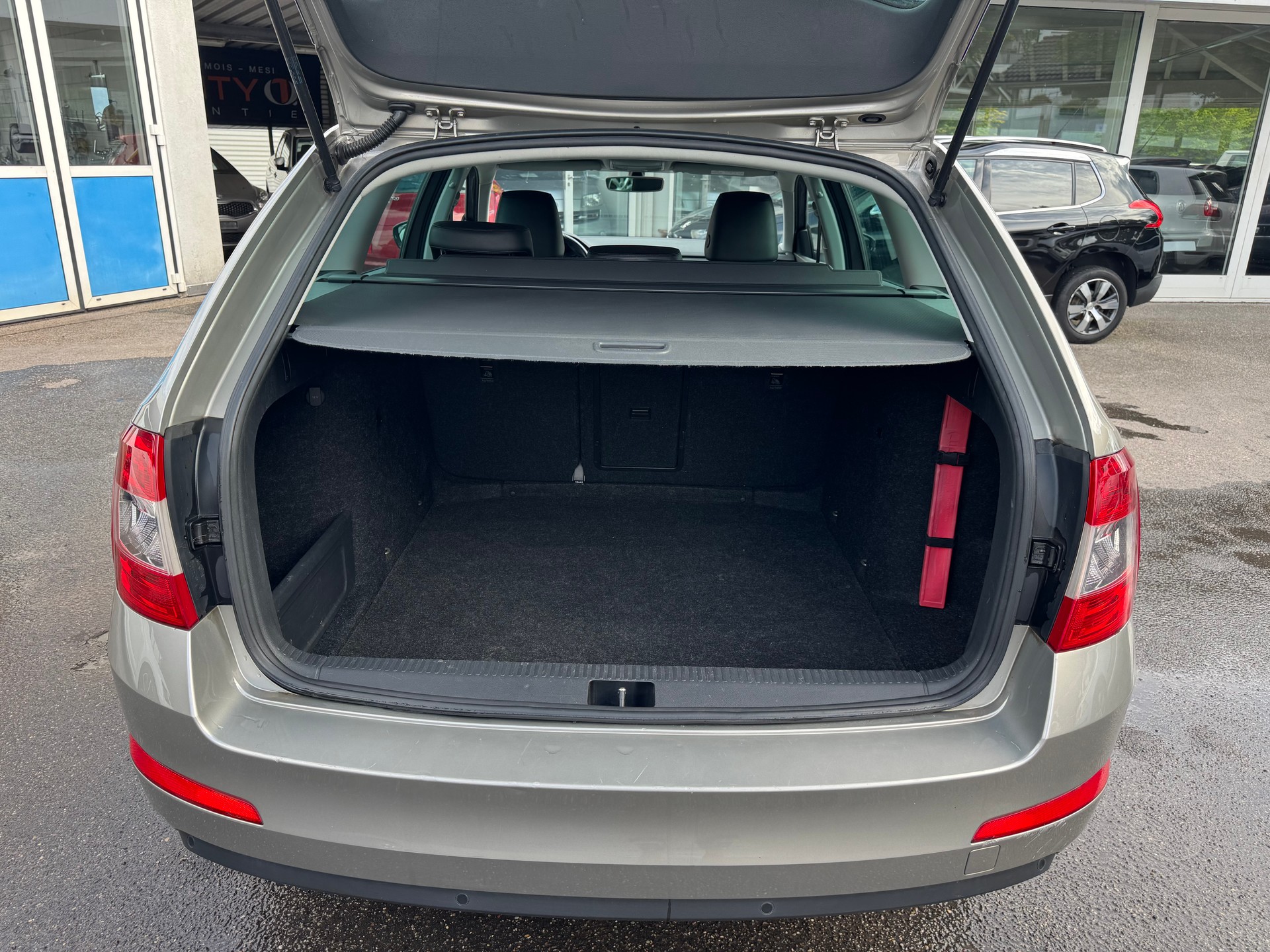 SKODA Octavia Combi 1.4 TSI Style DSG-image-7