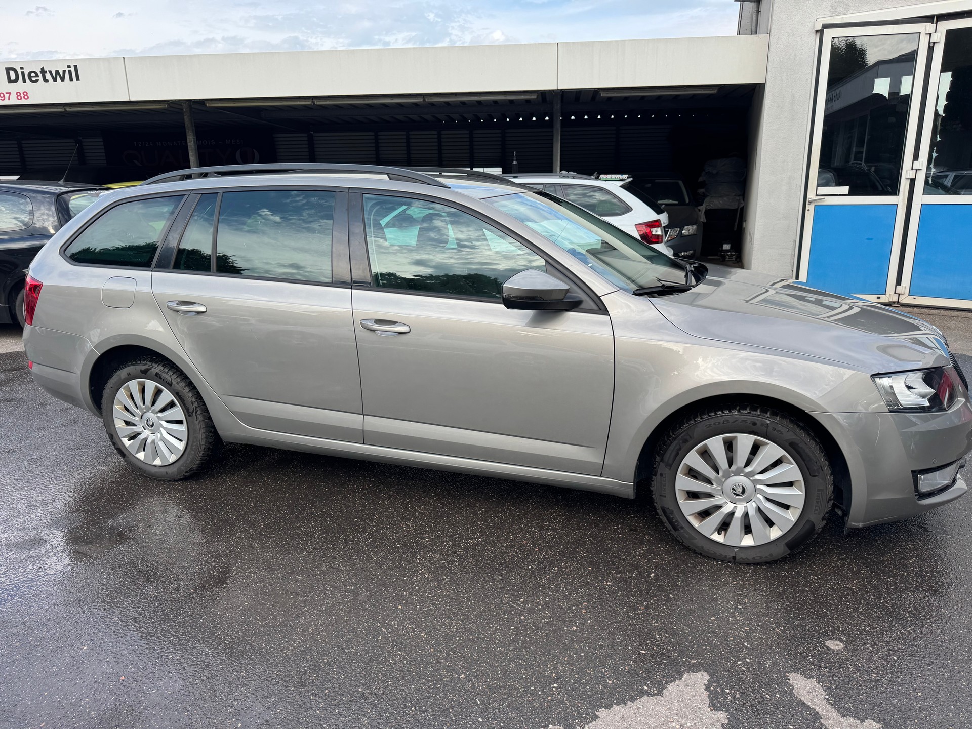 SKODA Octavia Combi 1.4 TSI Style DSG-image-3