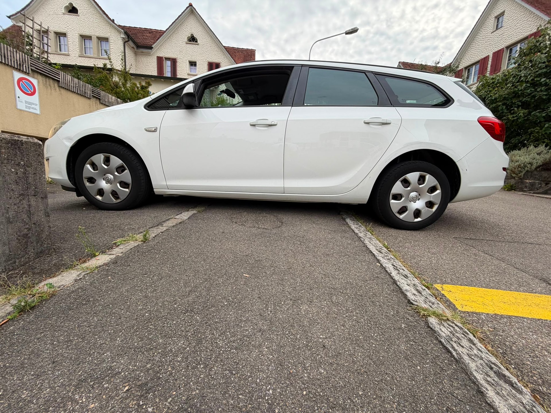 OPEL Astra SportsTourer 1.7 CDTi Enjoy-image-3